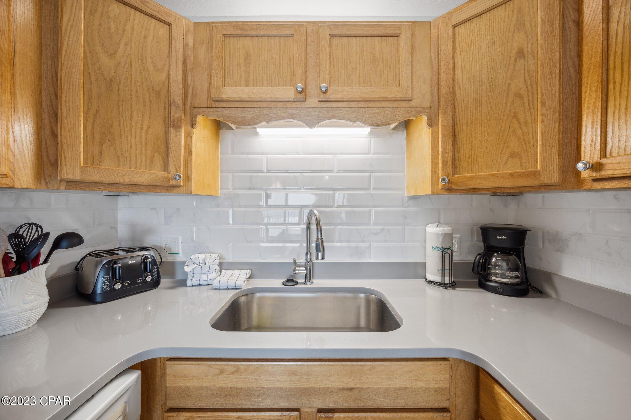 8743 Thomas Drive 423