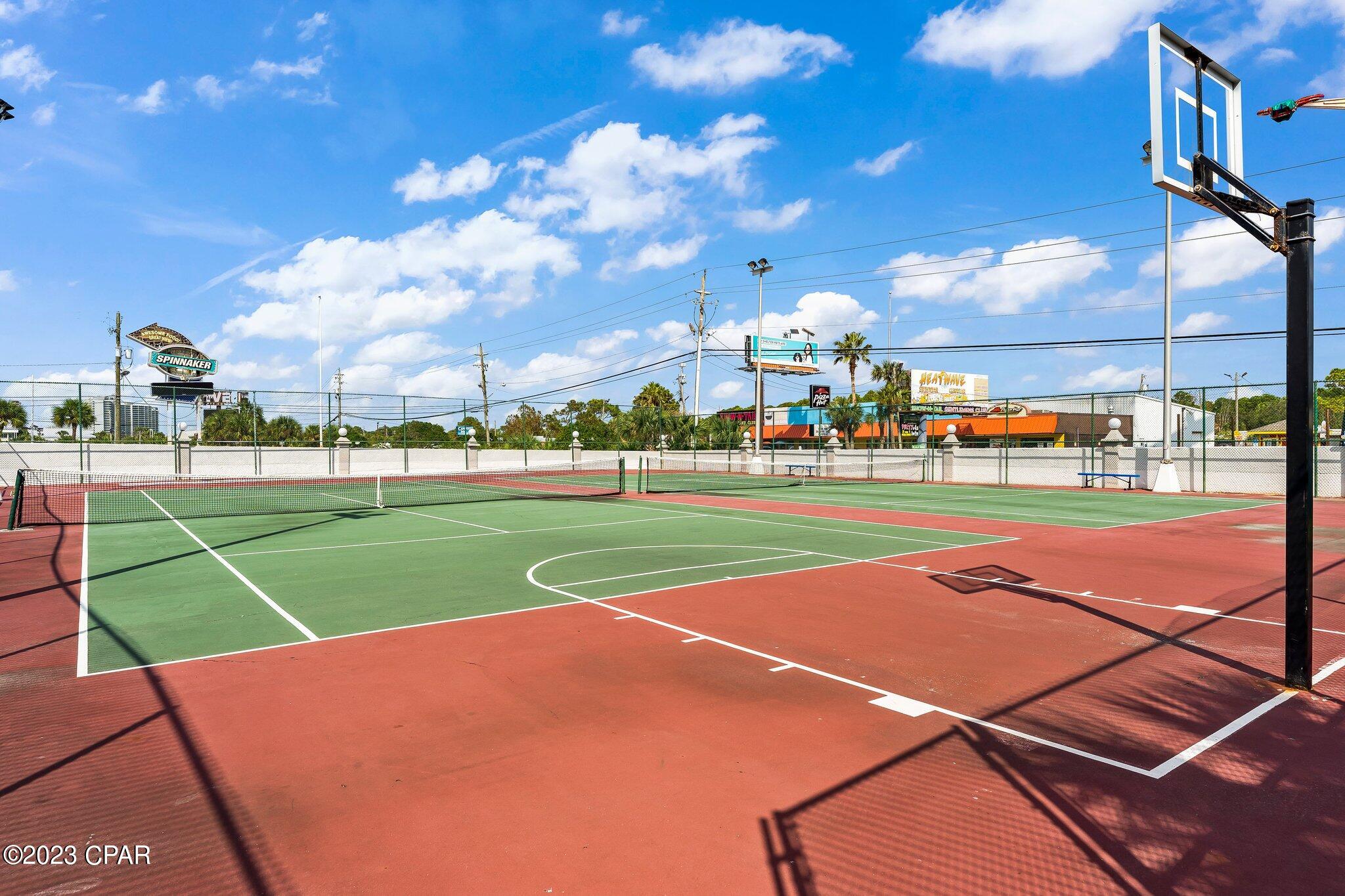 8743 Thomas Drive 423