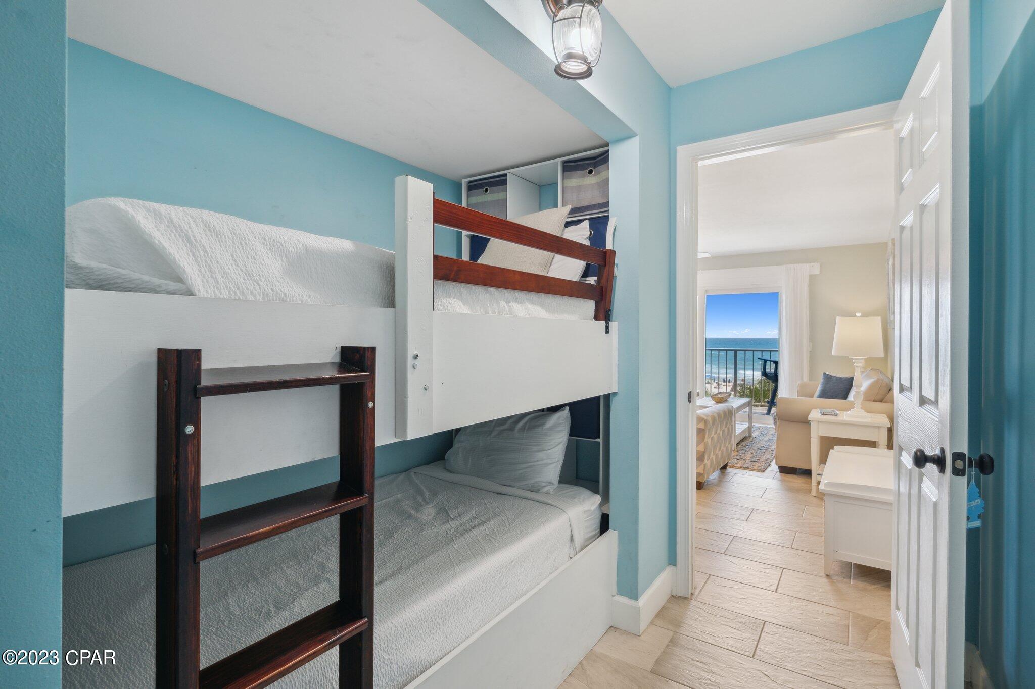 8743 Thomas Drive 423