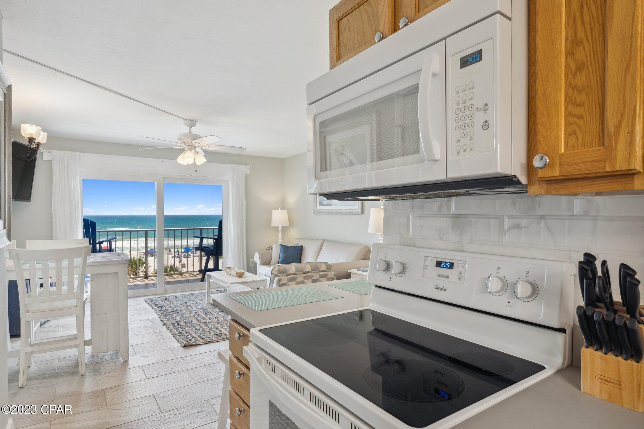 8743 Thomas Drive 423