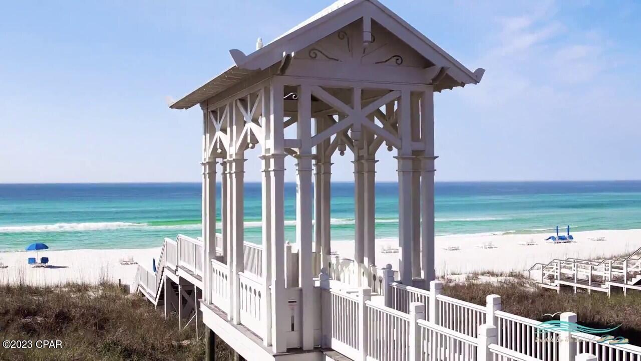 105 Carillon Market Street 301