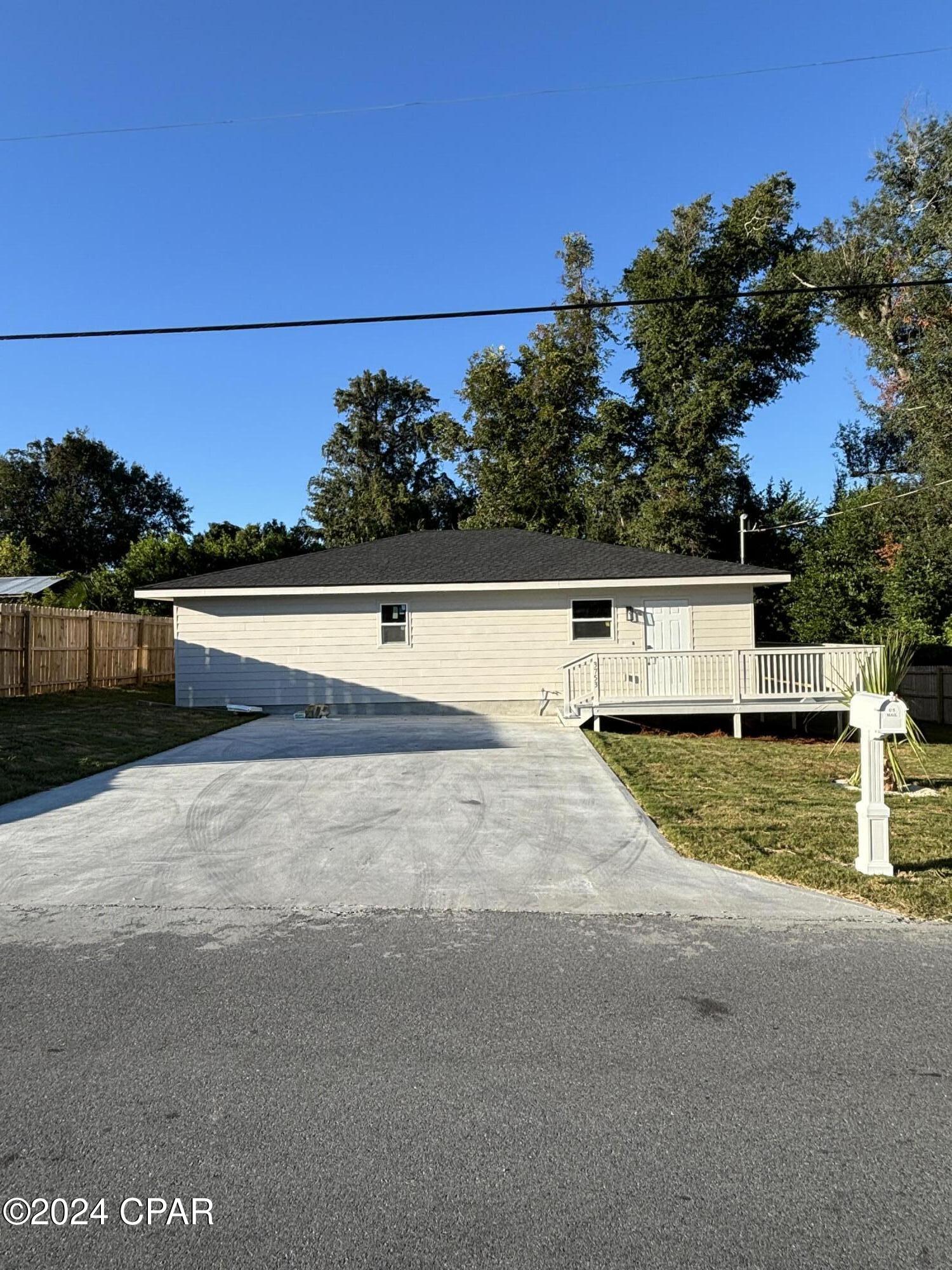3753 E 4th