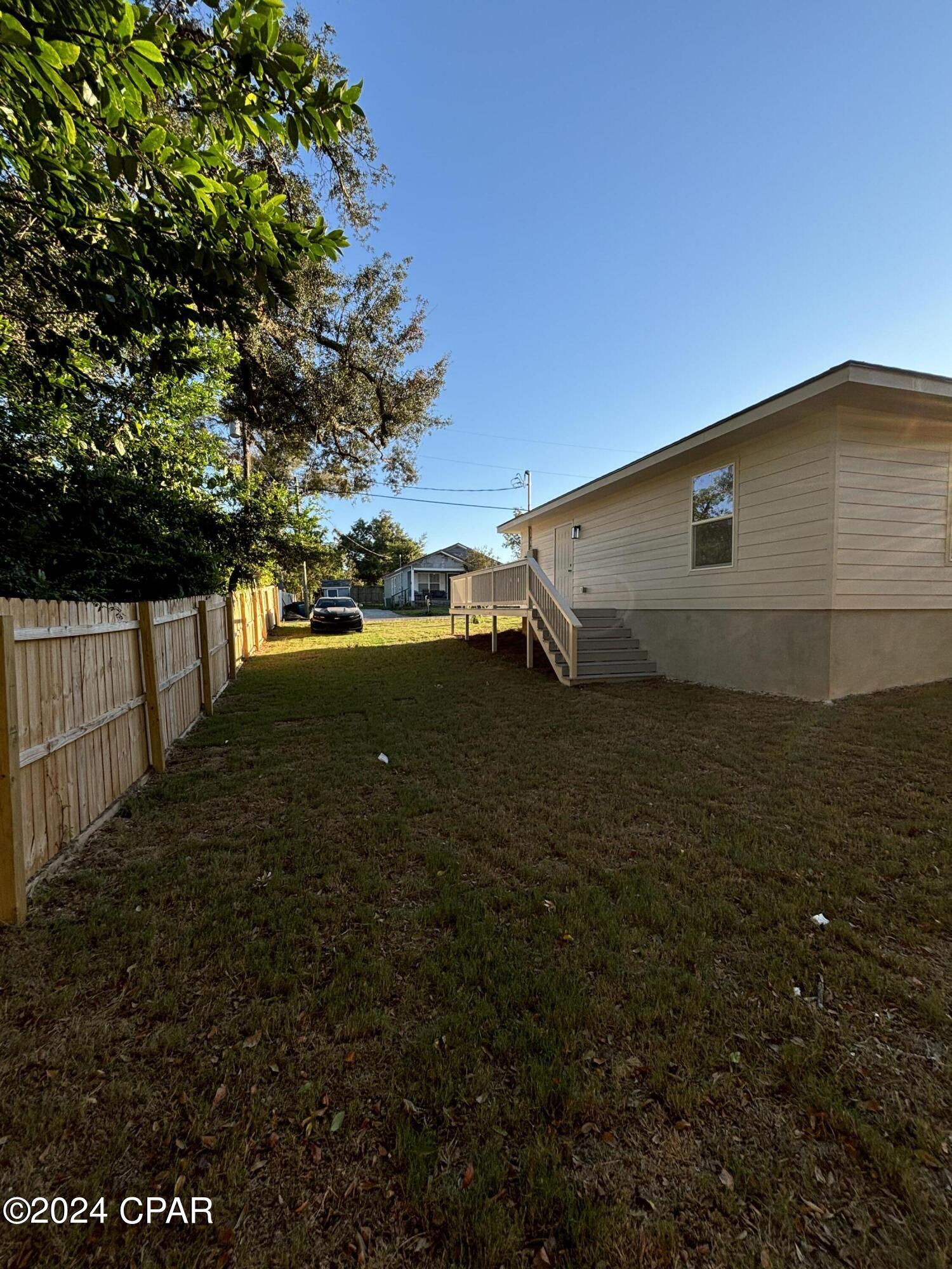3753 E 4th