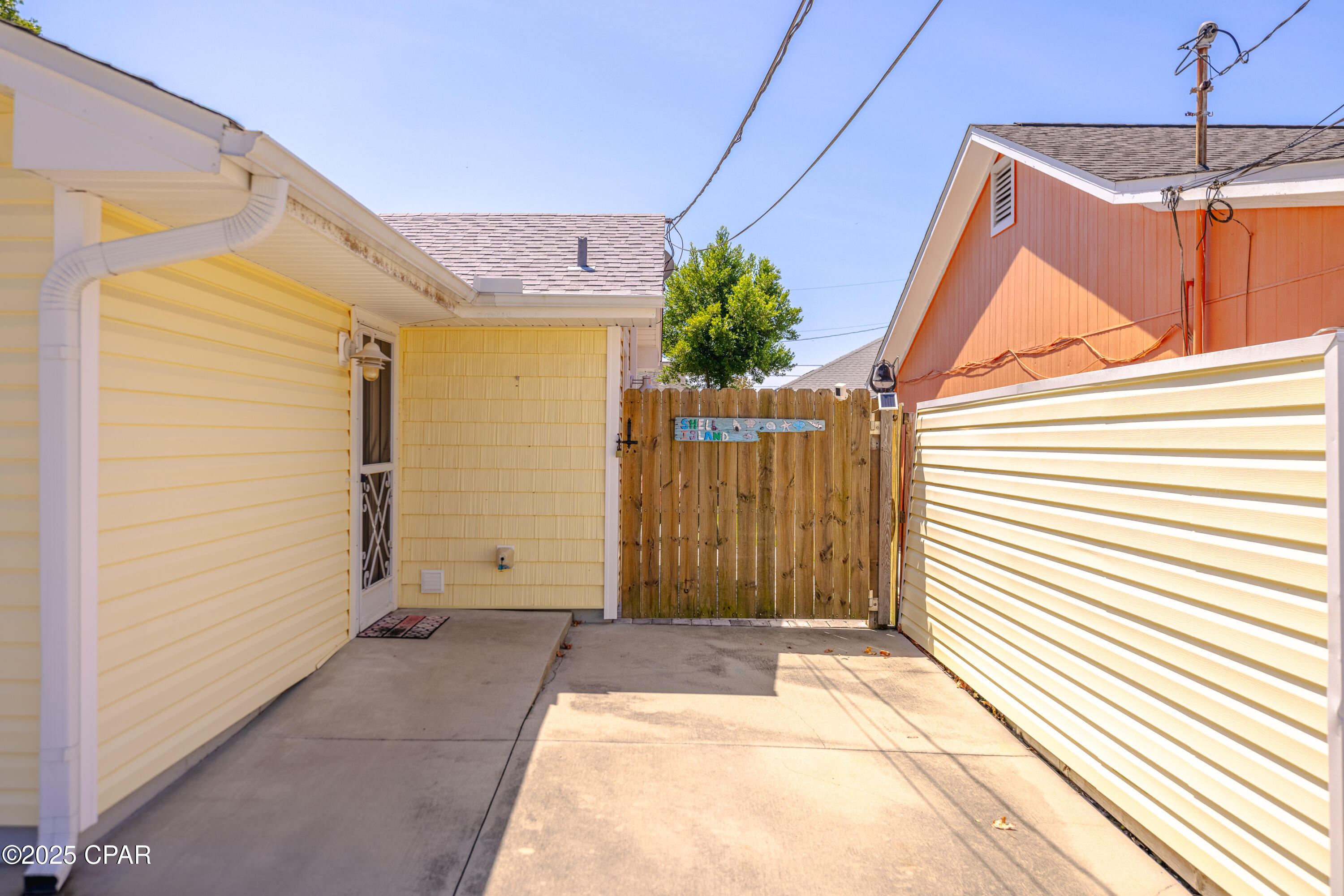 123 Oleander Circle