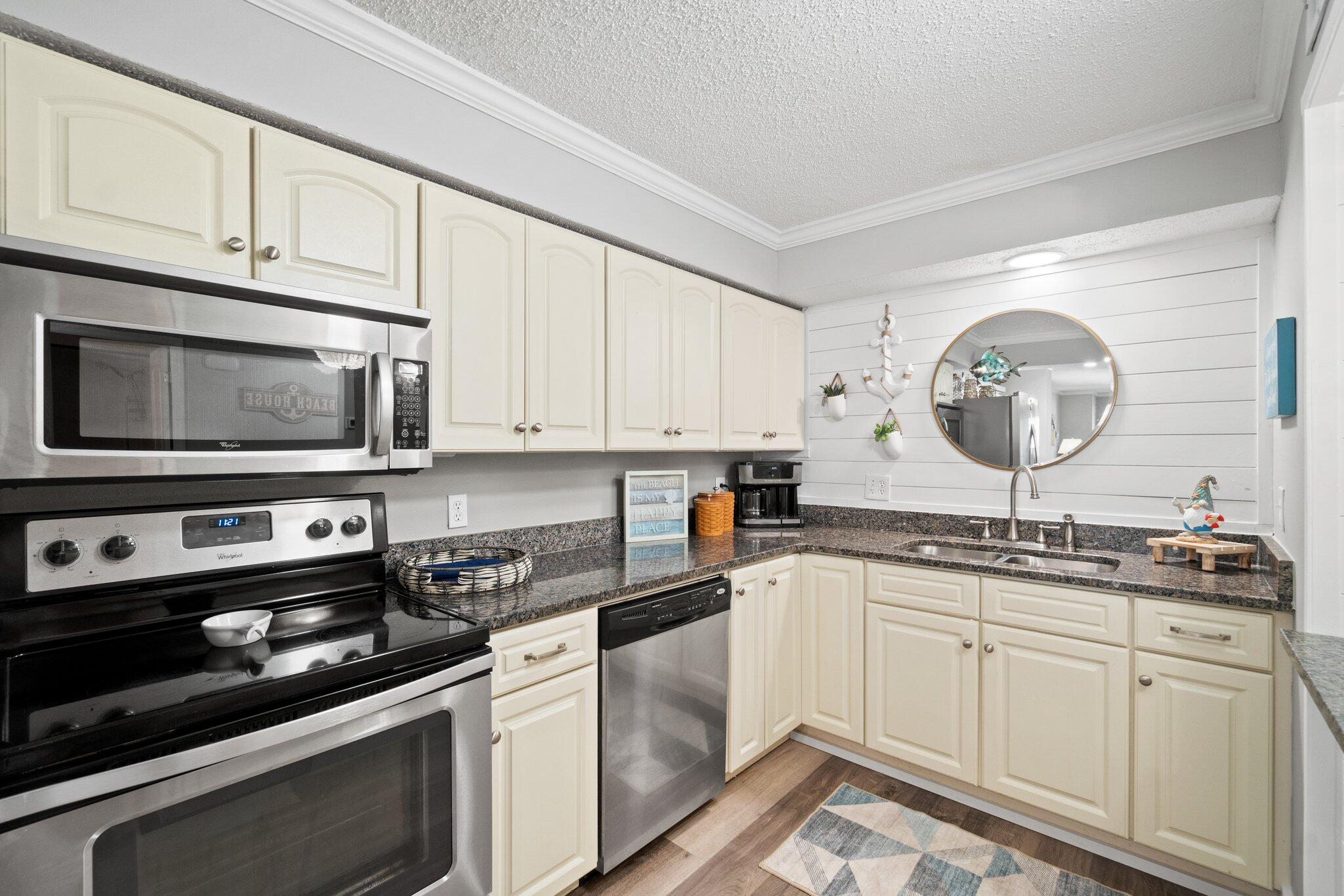 5801 Thomas Drive, UNIT 301