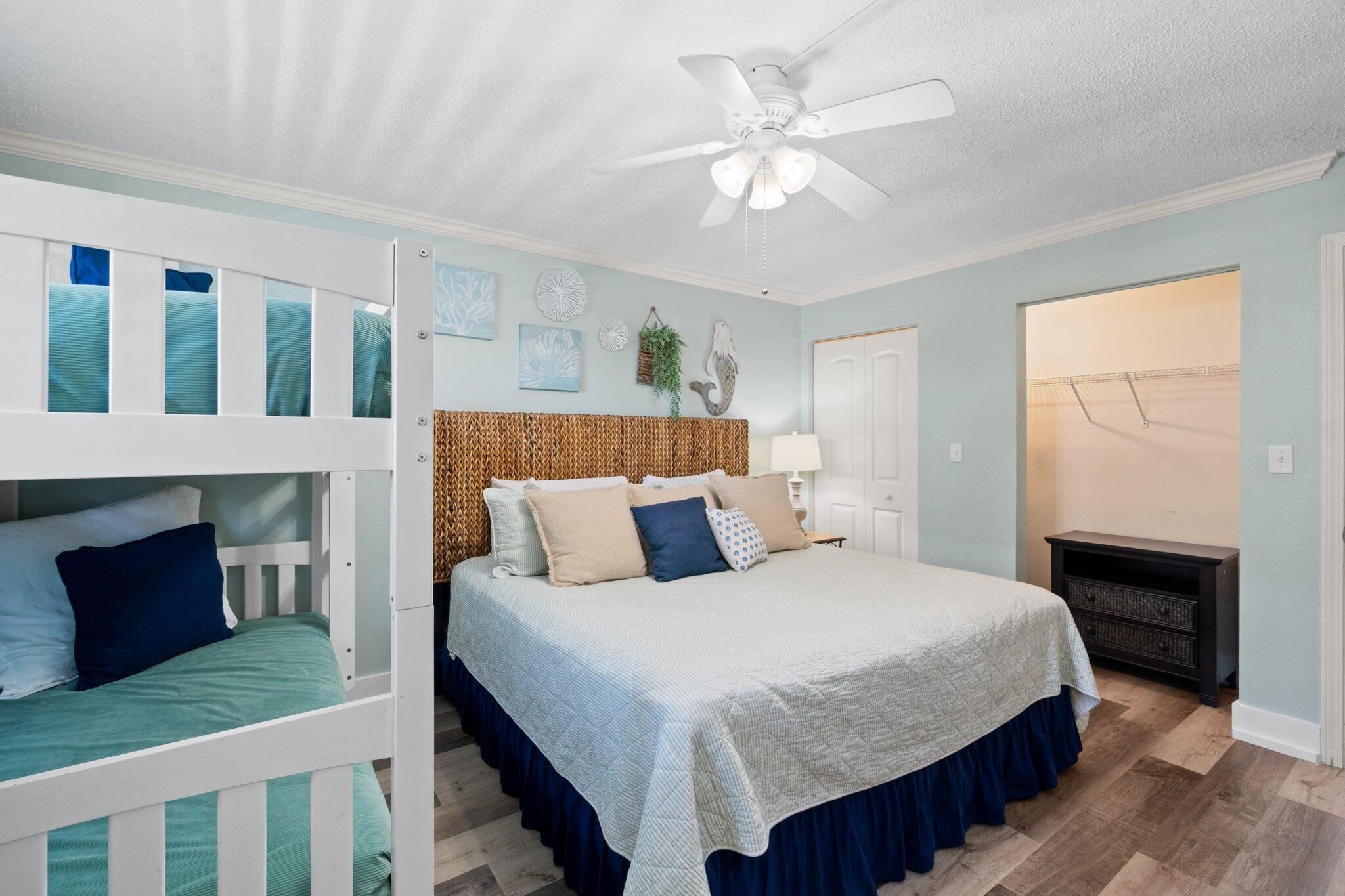 5801 Thomas Drive, UNIT 301