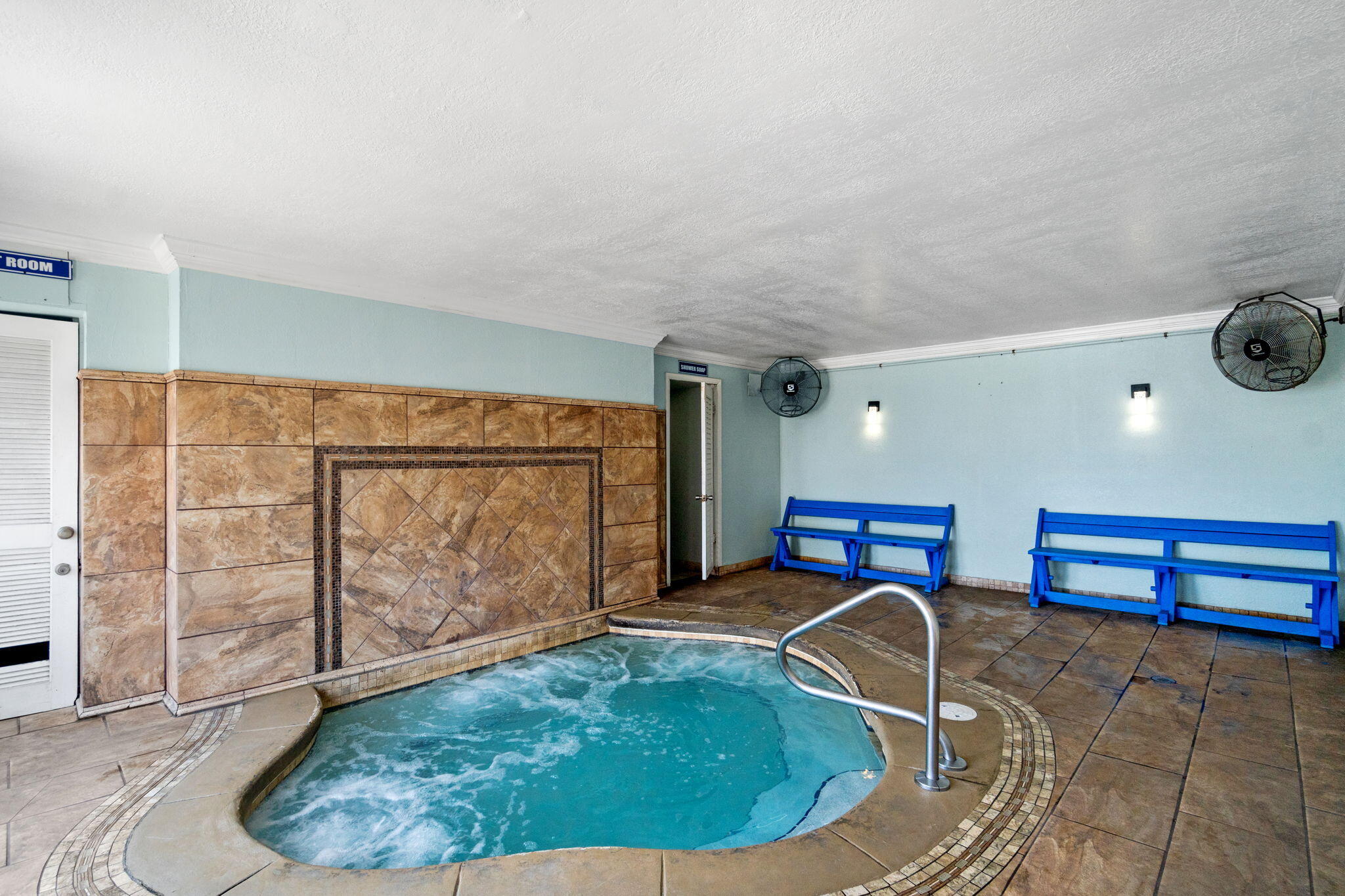 5801 Thomas Drive, UNIT 301