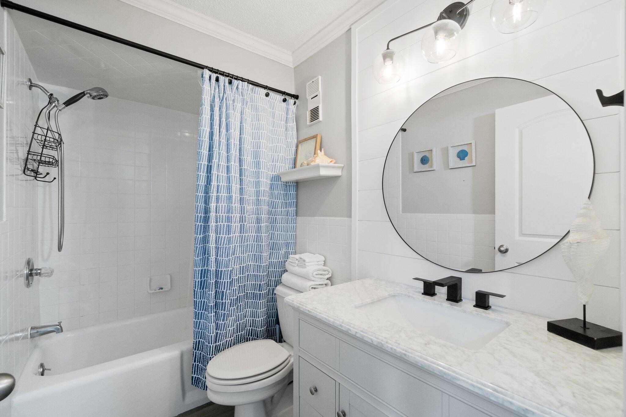 5801 Thomas Drive, UNIT 301