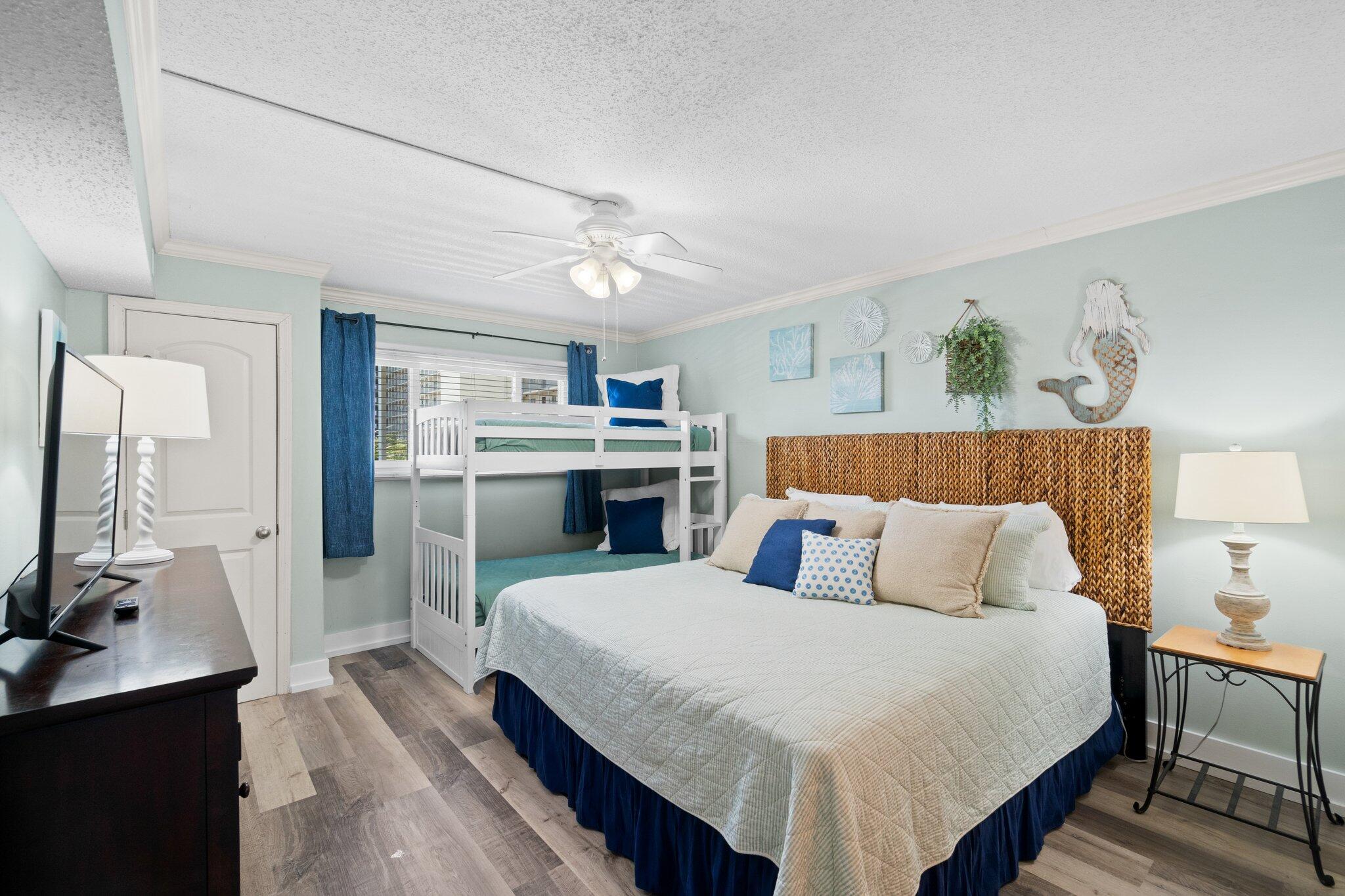 5801 Thomas Drive, UNIT 301