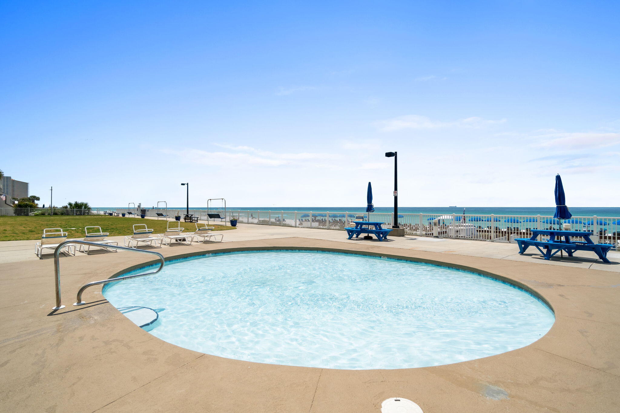 5801 Thomas Drive, UNIT 301
