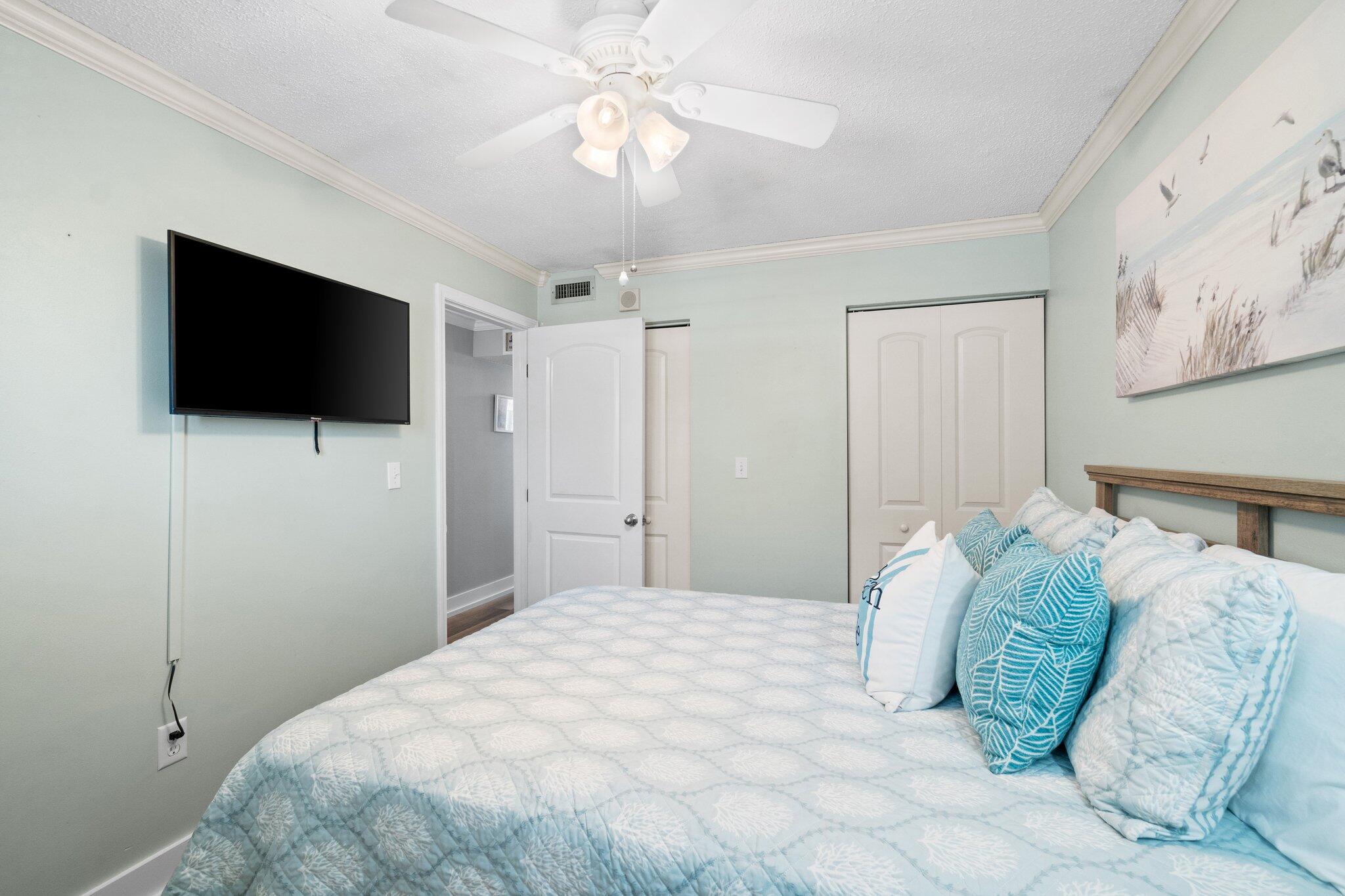 5801 Thomas Drive, UNIT 301