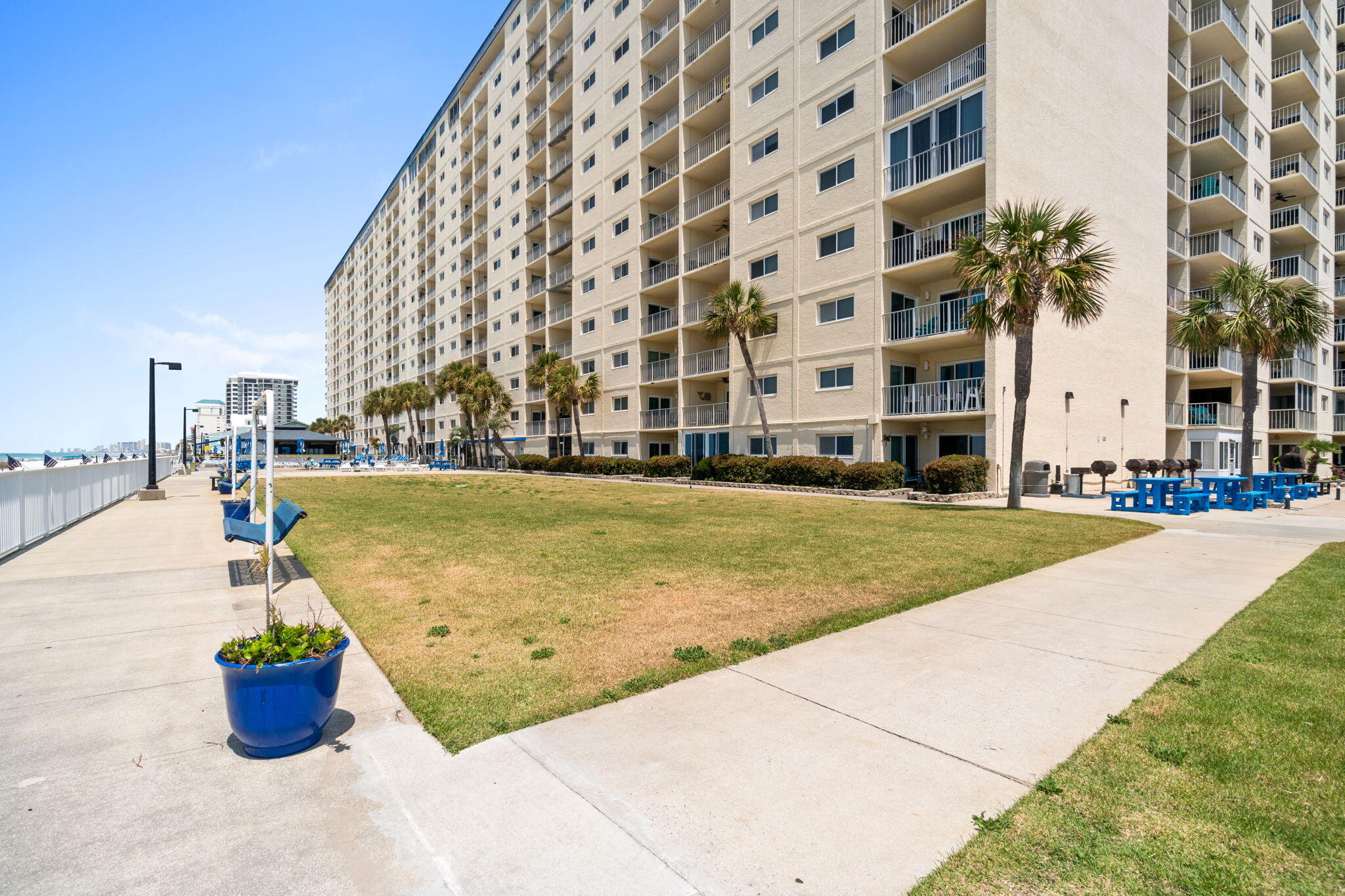 5801 Thomas Drive, UNIT 301