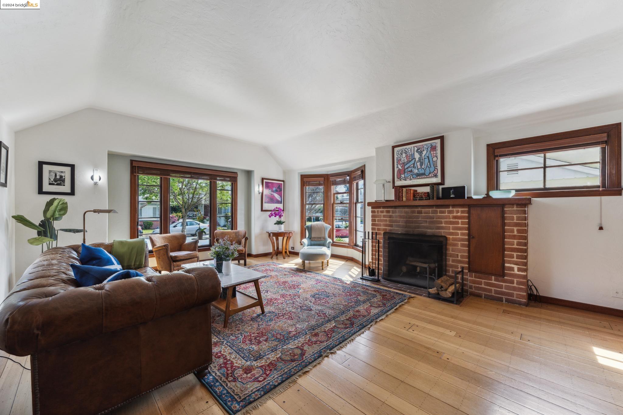 570 Pala Ave