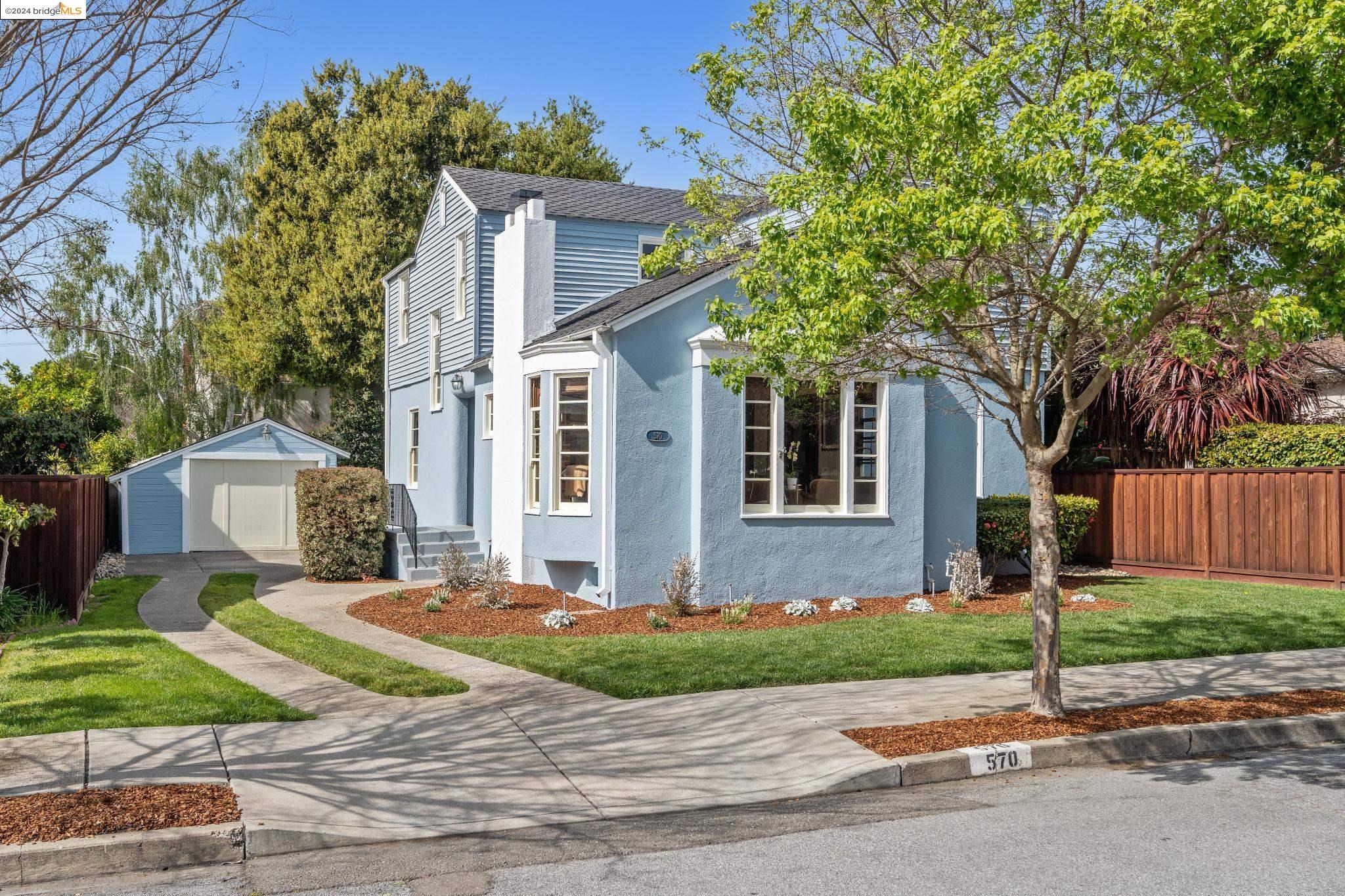 570 Pala Ave