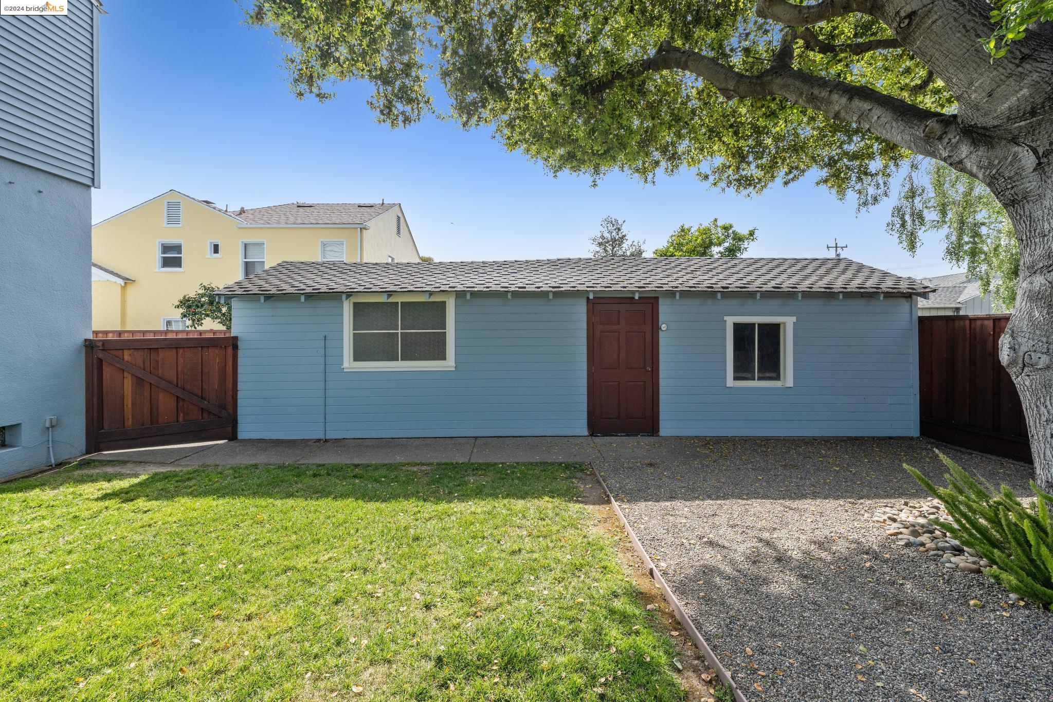 570 Pala Ave