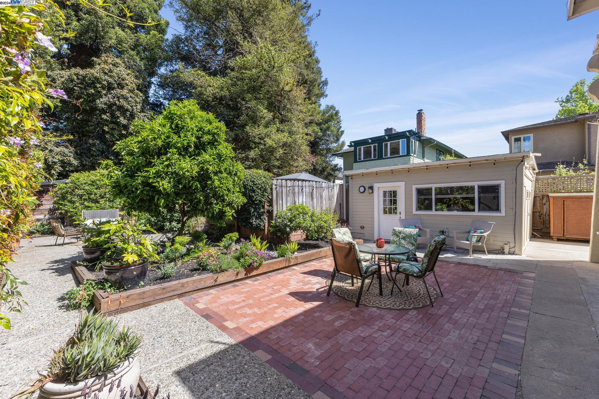 1308 Saint Charles St