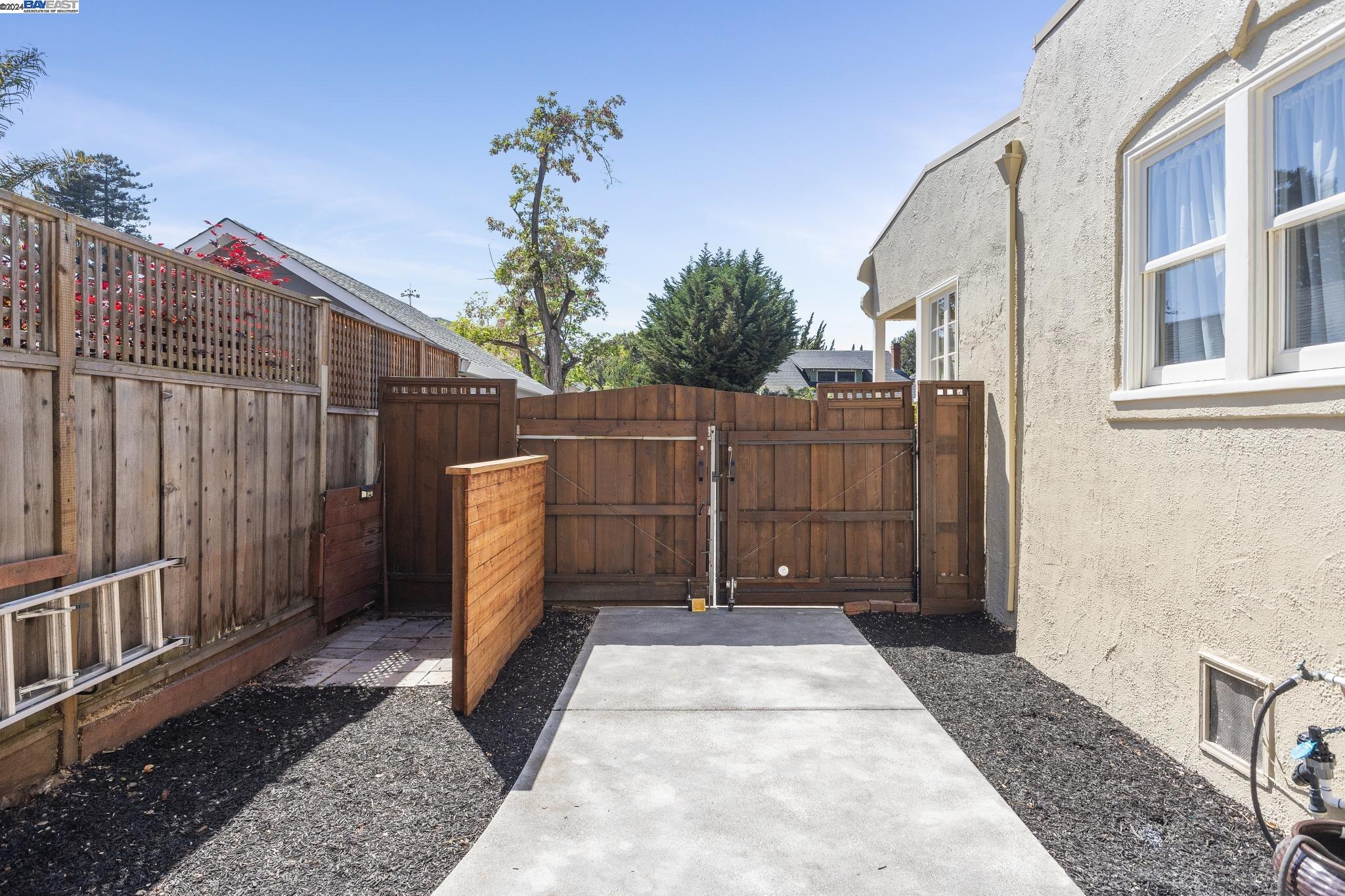1308 Saint Charles St
