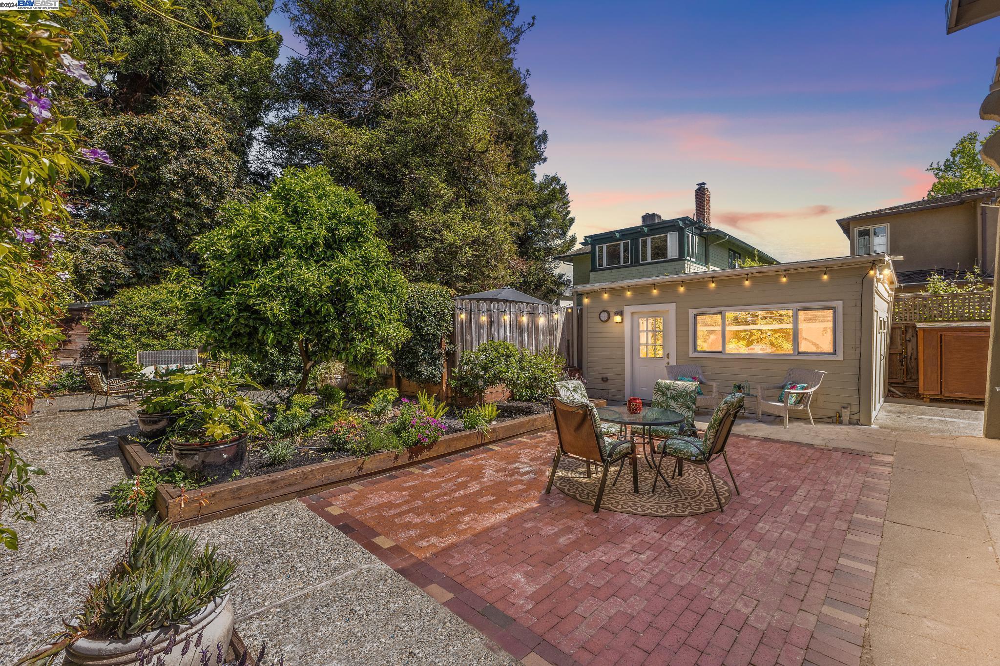 1308 Saint Charles St
