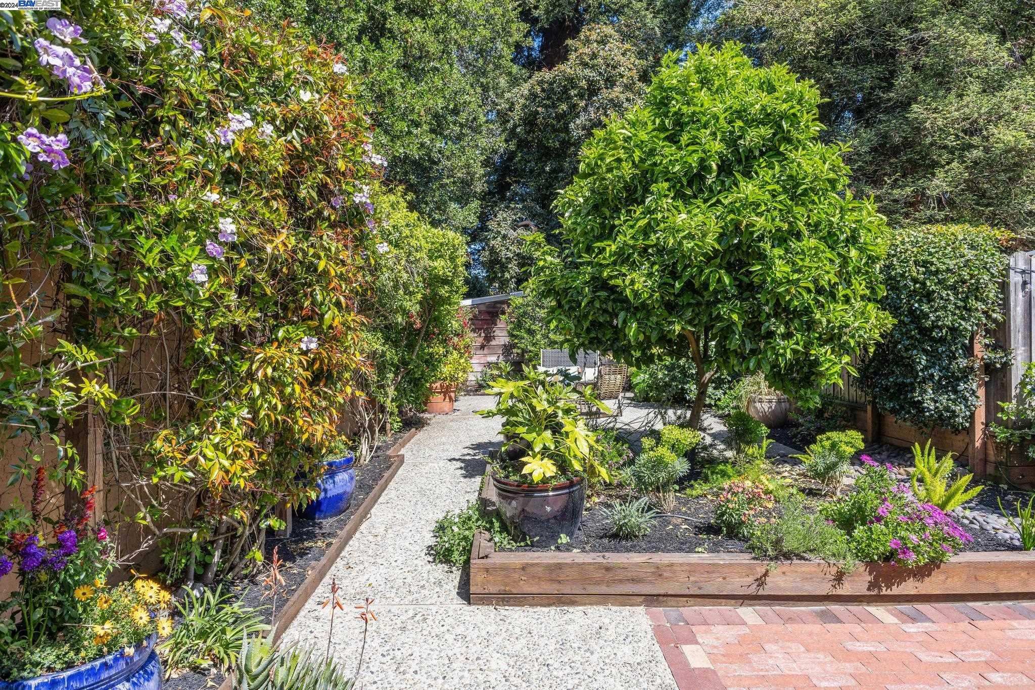 1308 Saint Charles St