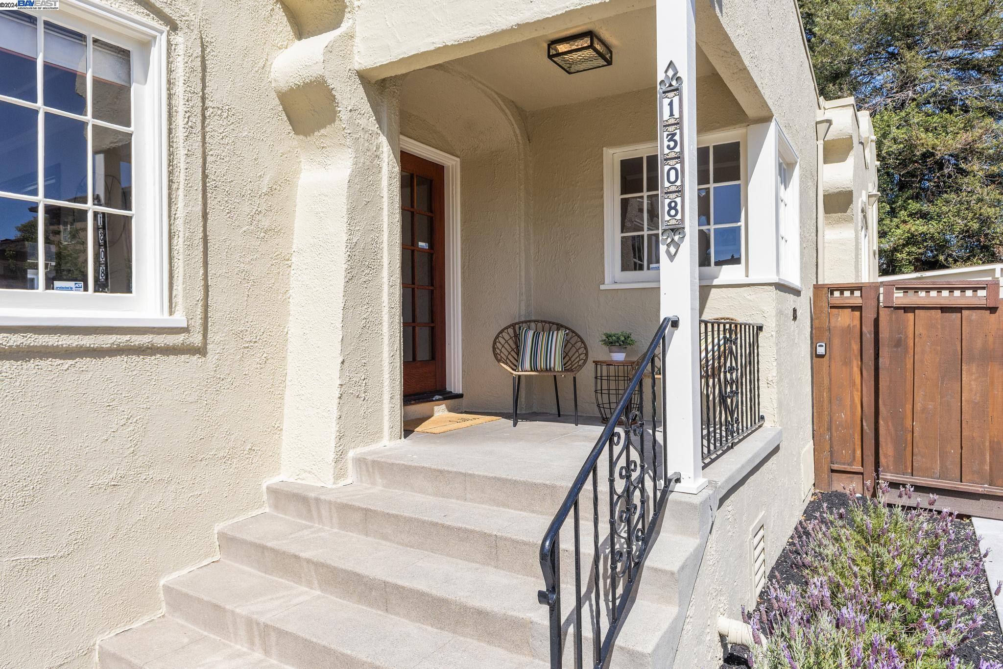 1308 Saint Charles St