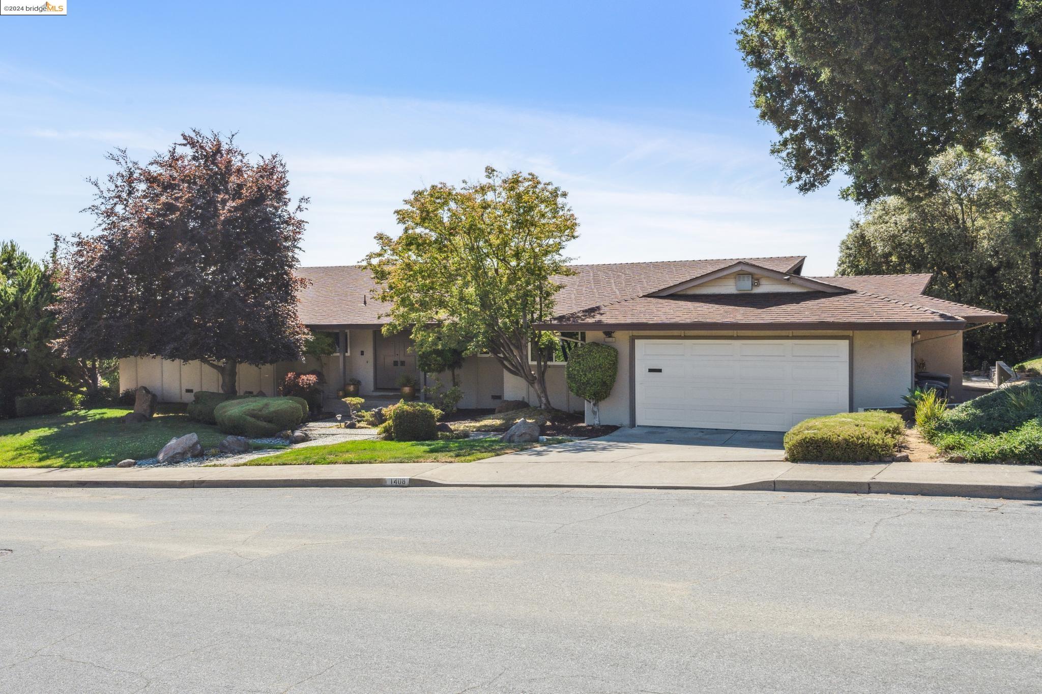 1408 Regent Dr