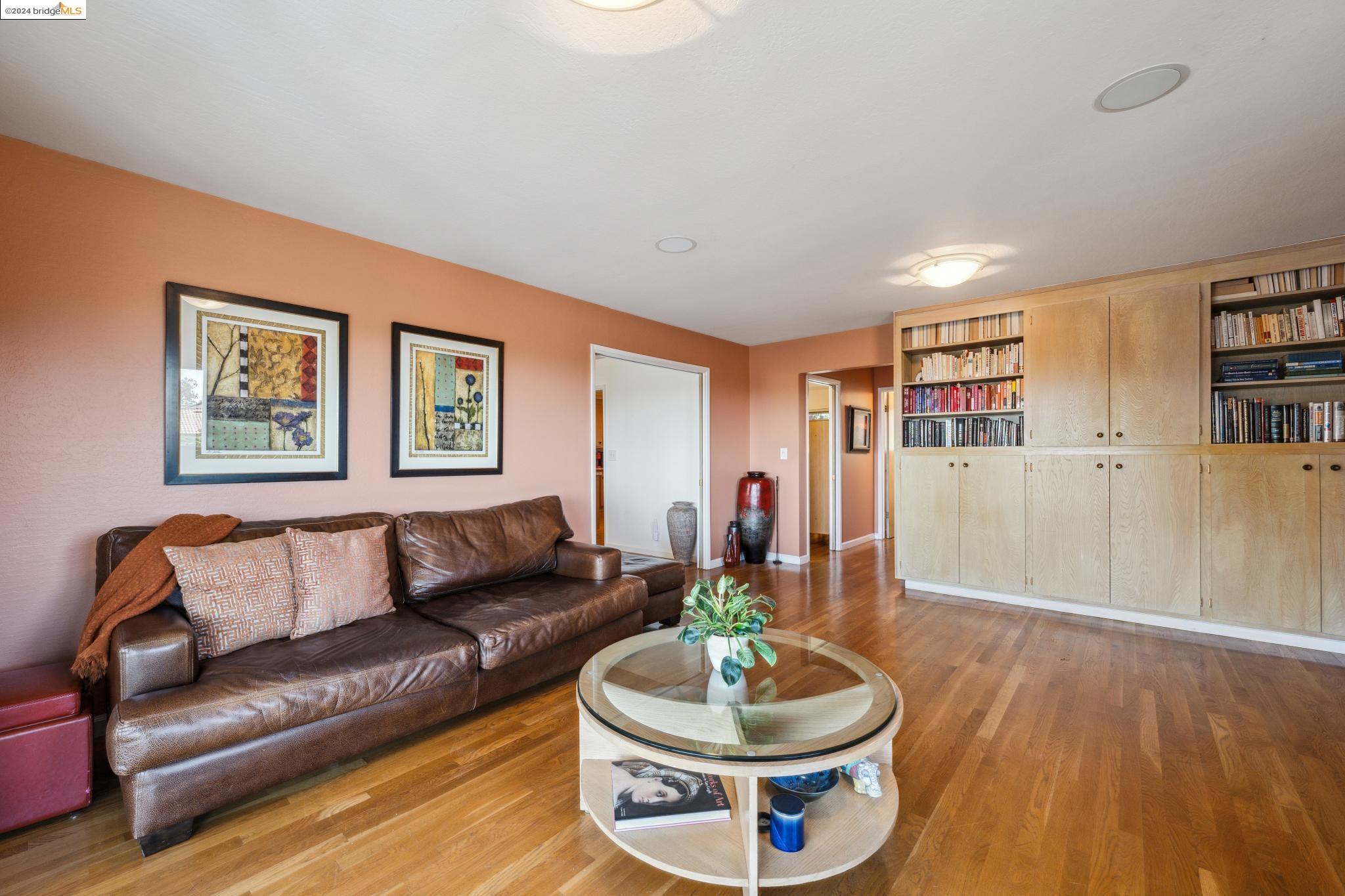 1408 Regent Dr