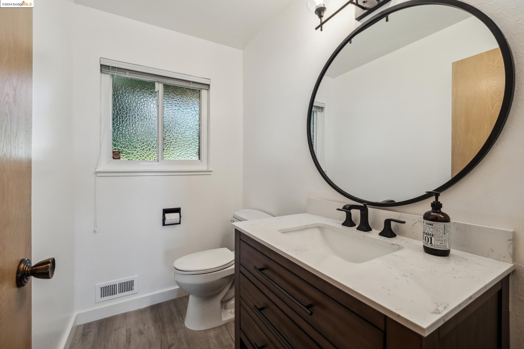 1408 Regent Dr