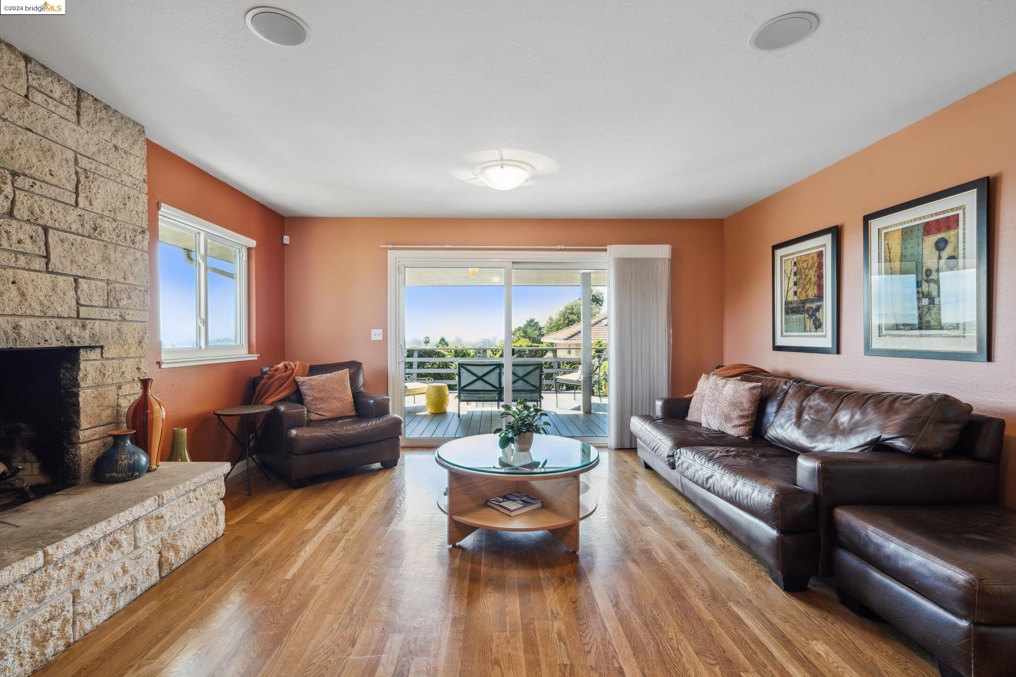 1408 Regent Dr