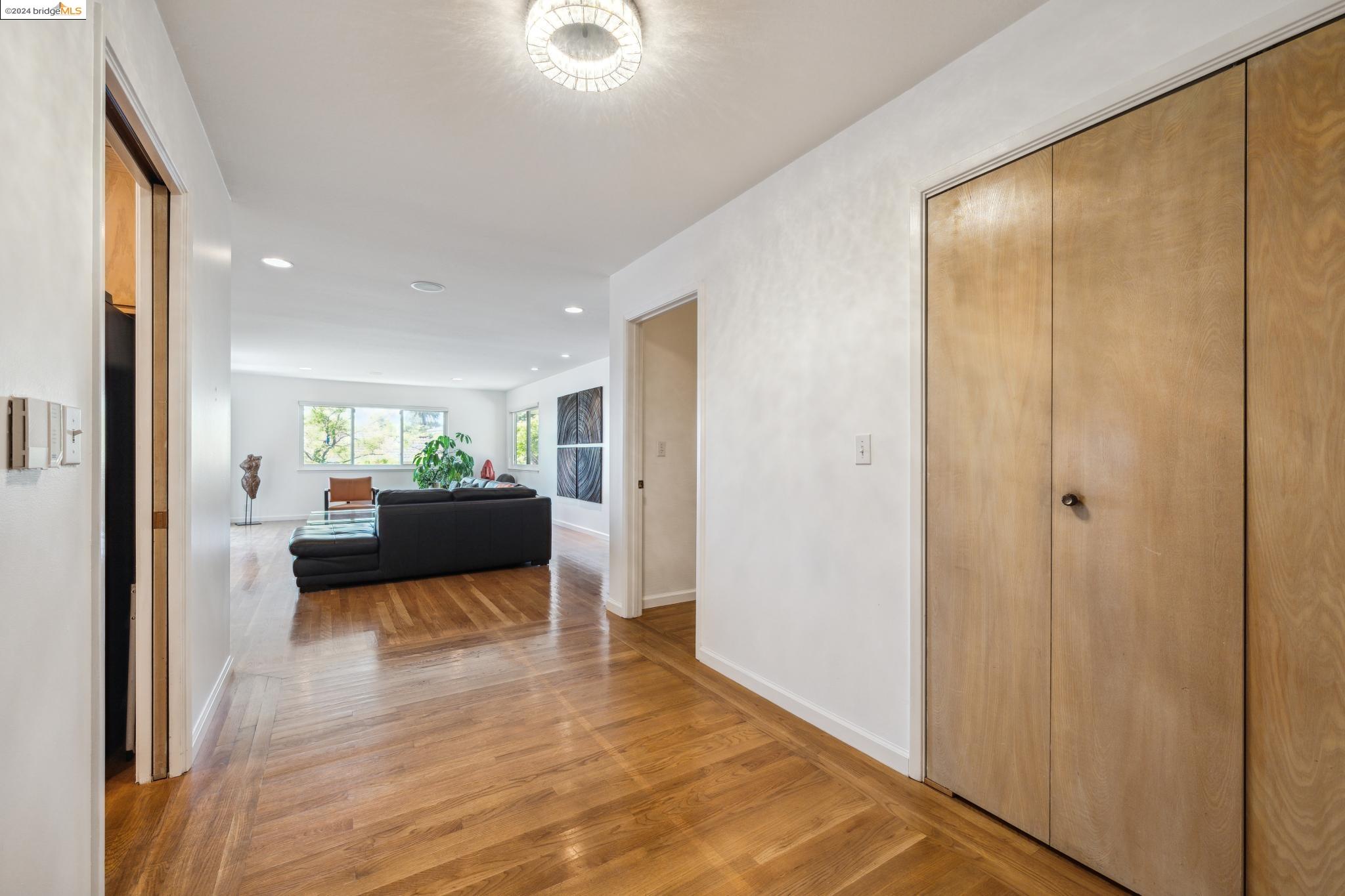 1408 Regent Dr