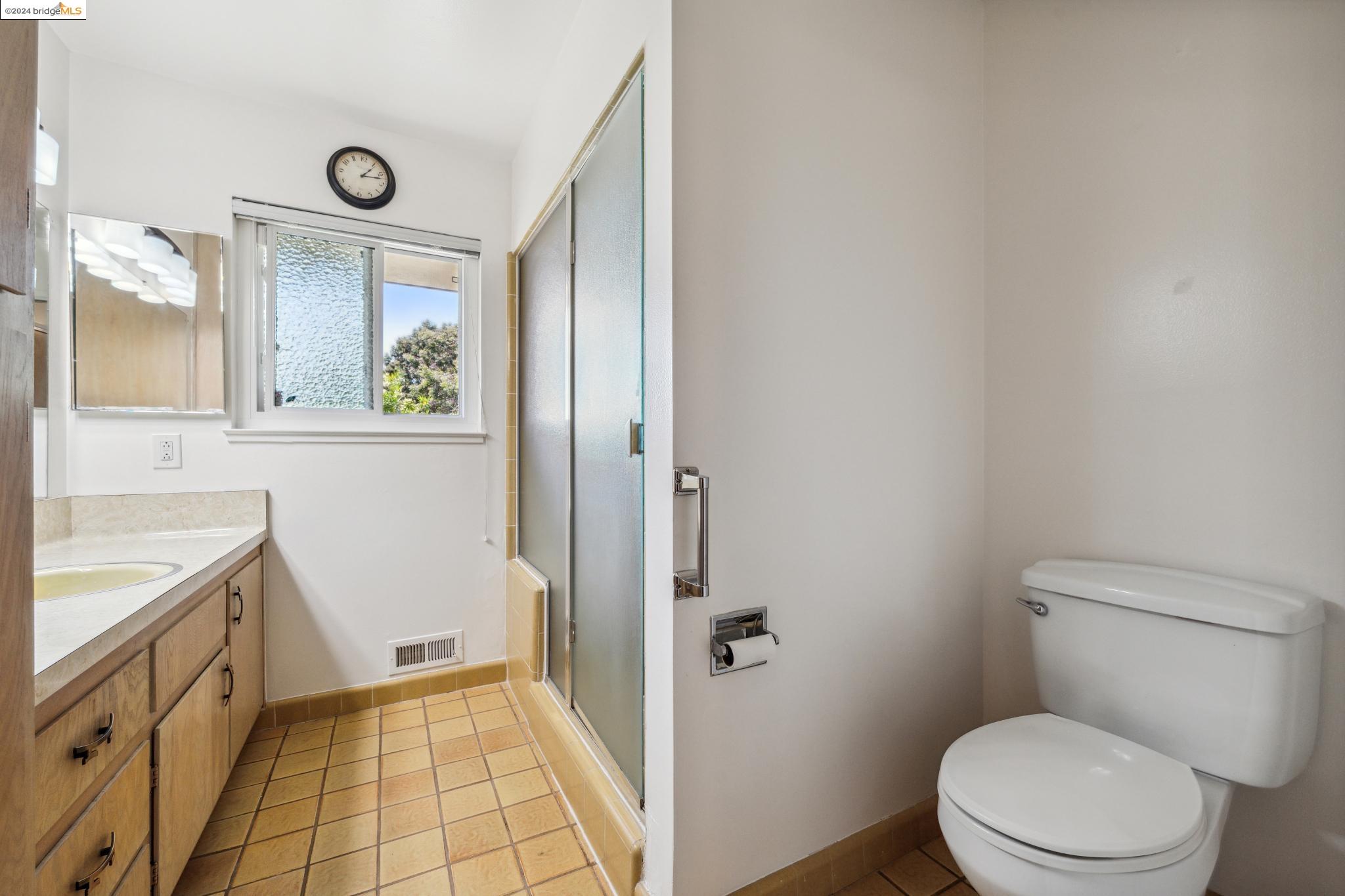 1408 Regent Dr
