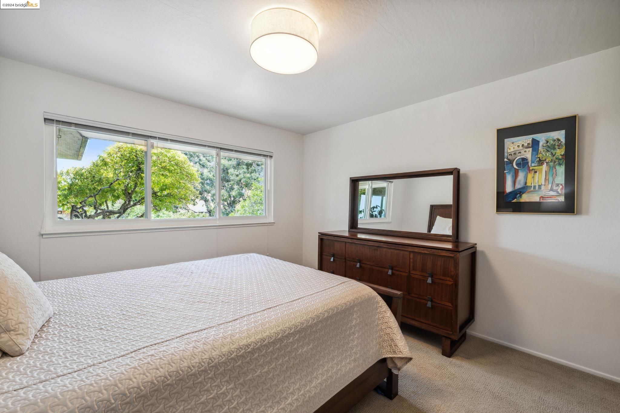 1408 Regent Dr