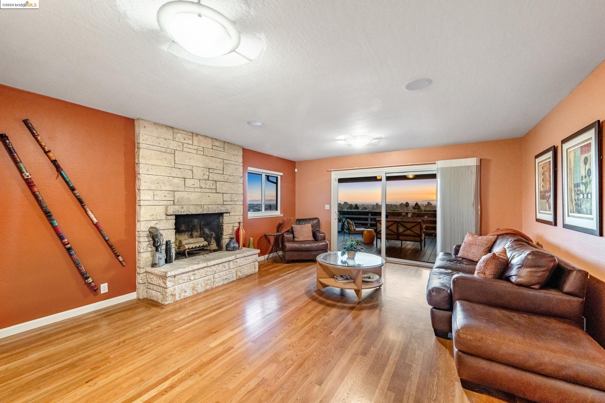 1408 Regent Dr
