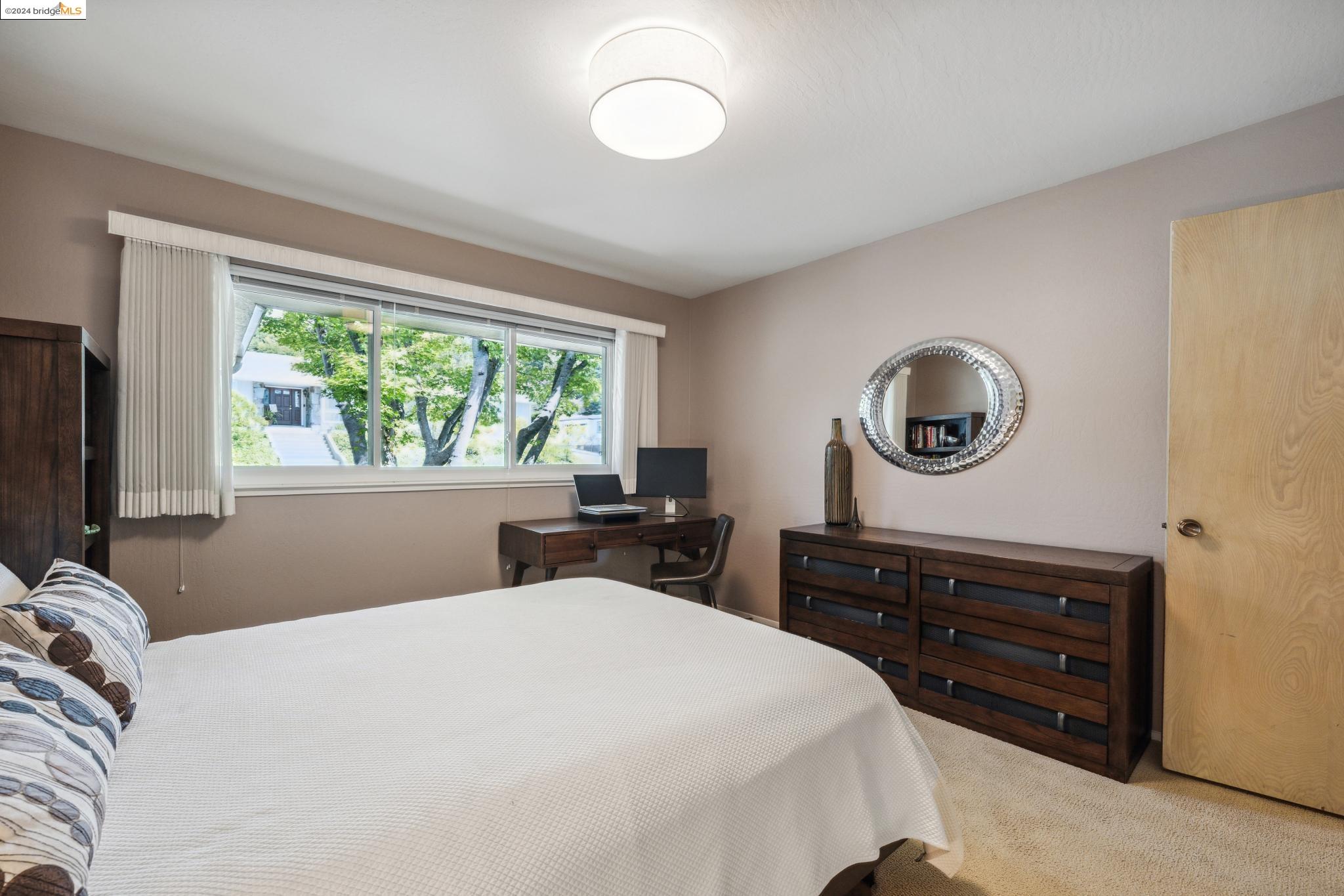 1408 Regent Dr