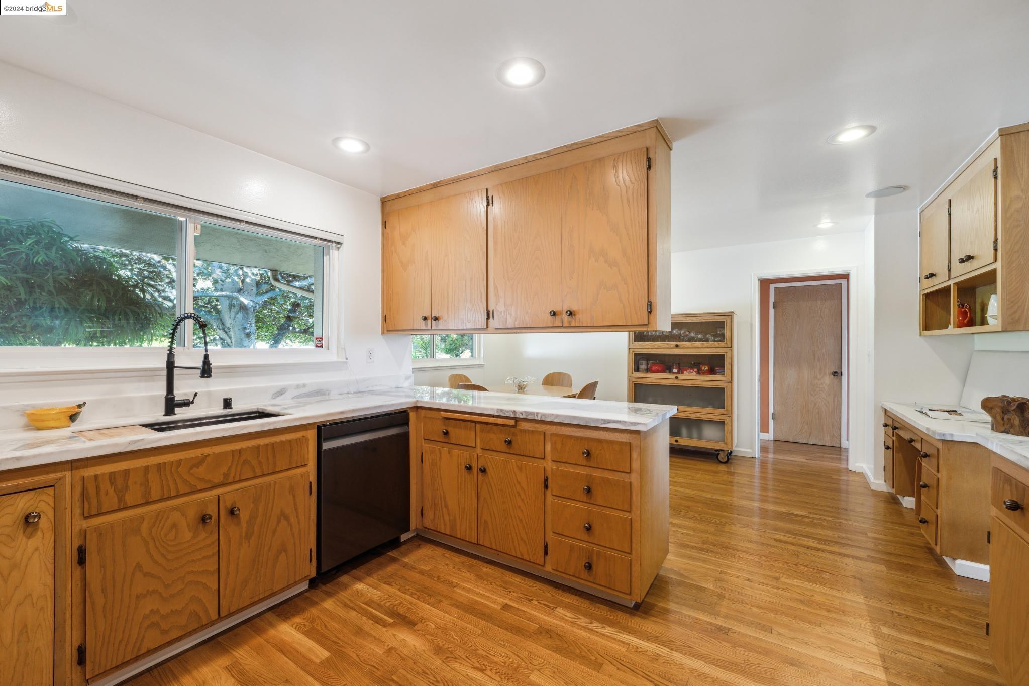 1408 Regent Dr