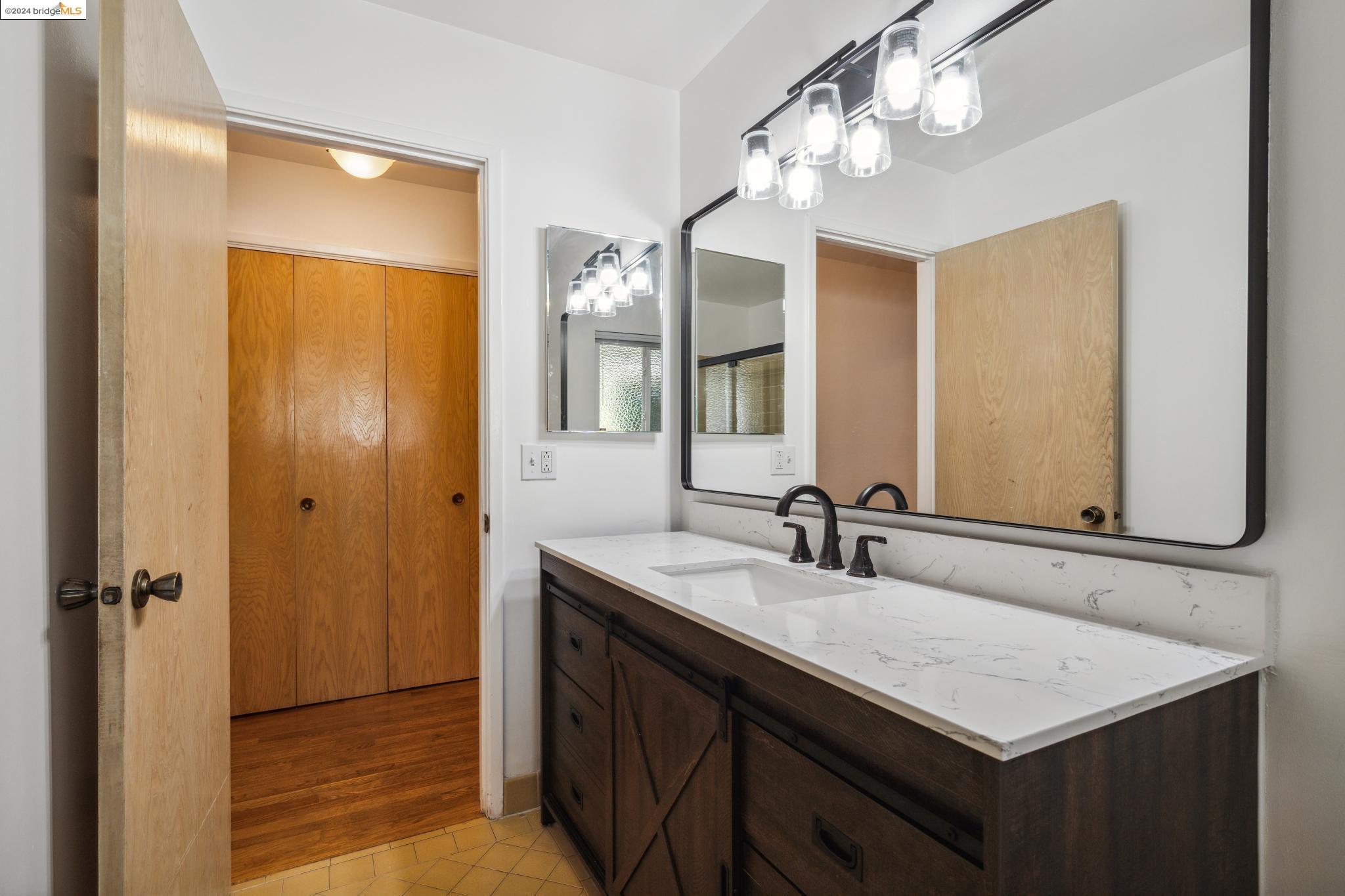 1408 Regent Dr