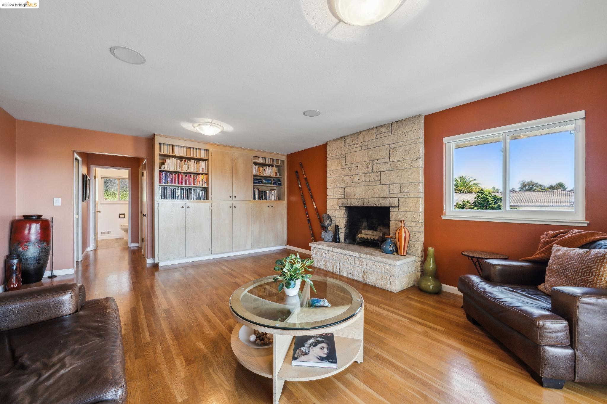 1408 Regent Dr