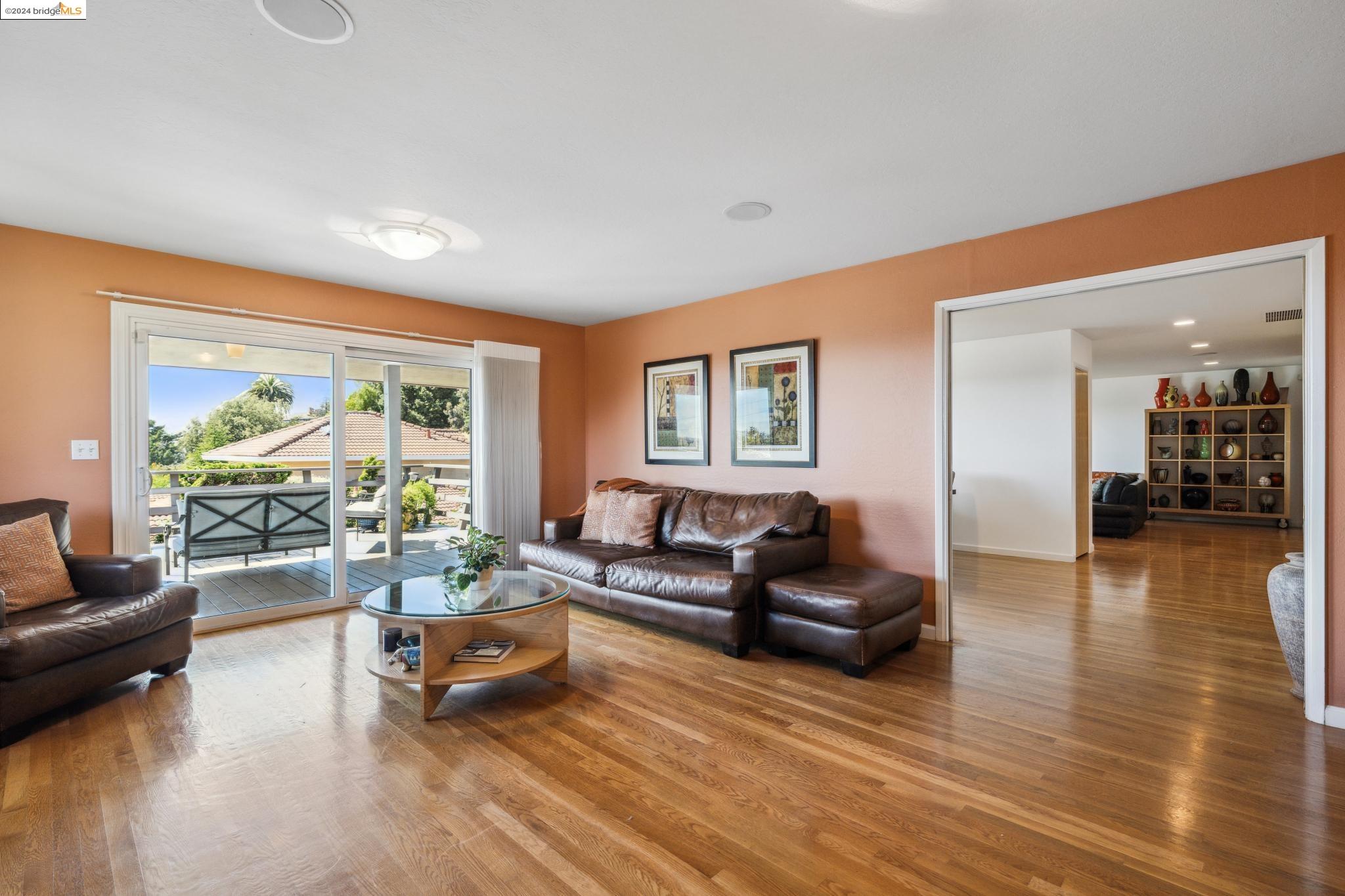 1408 Regent Dr