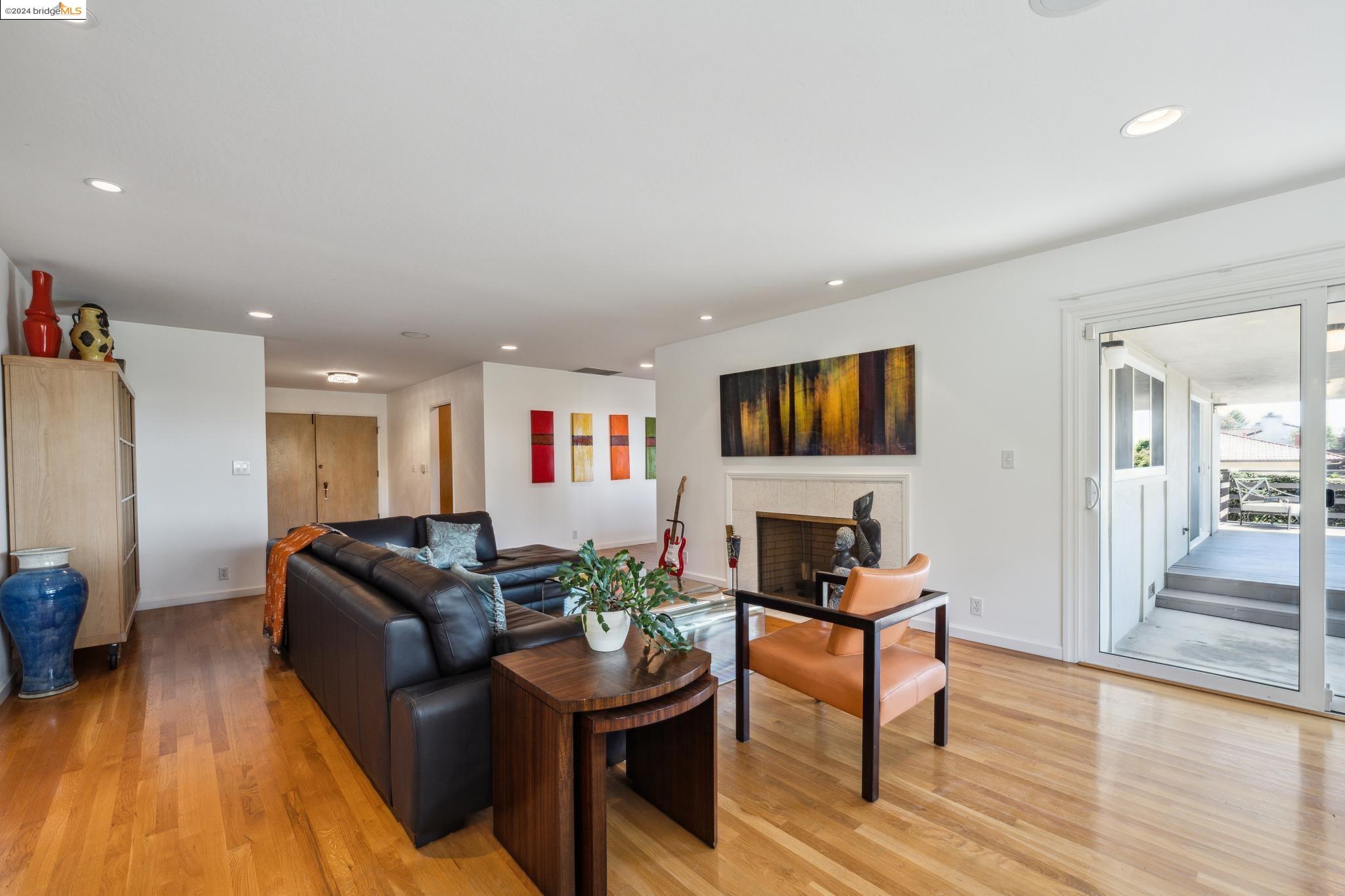 1408 Regent Dr