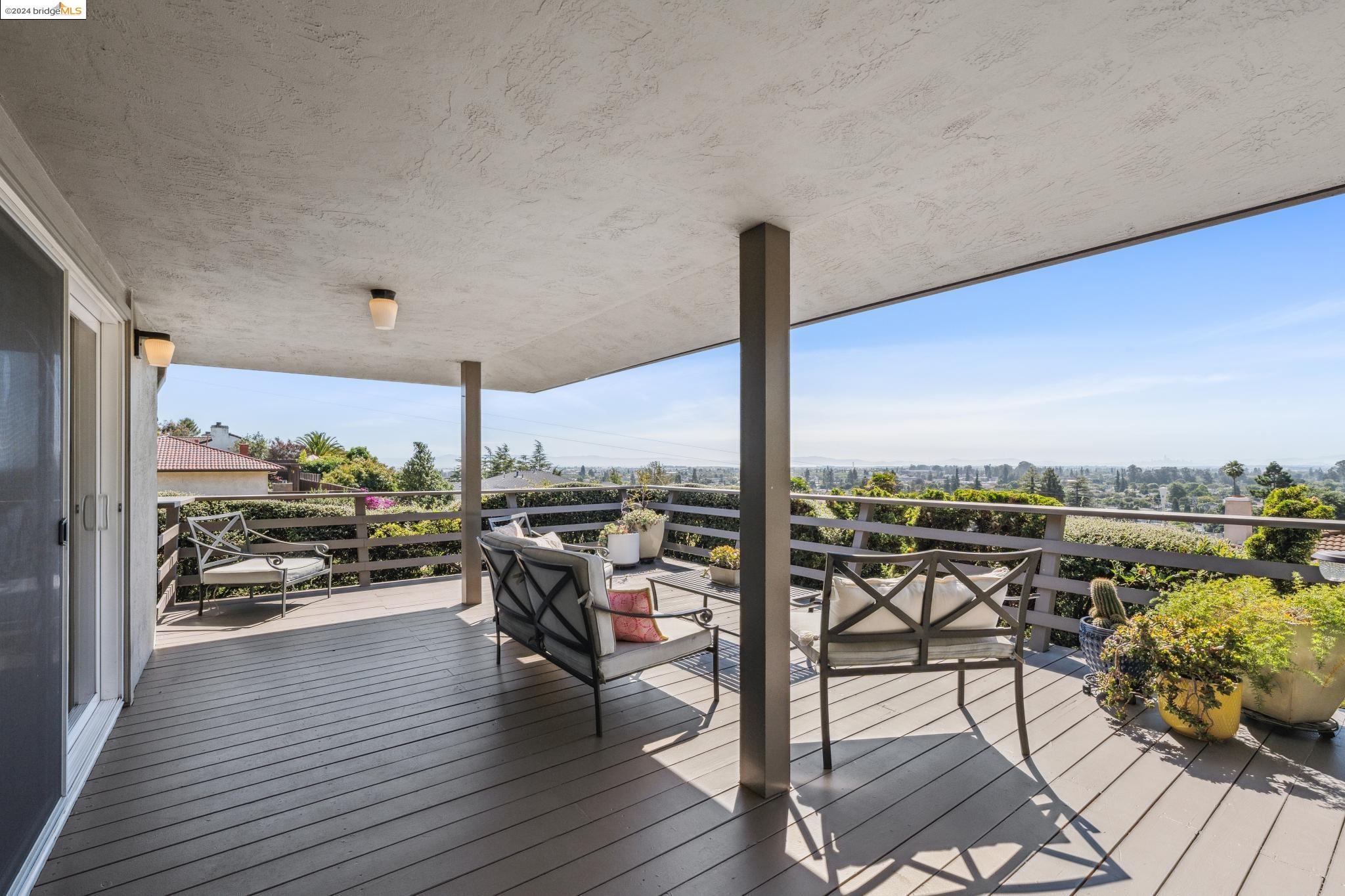 1408 Regent Dr