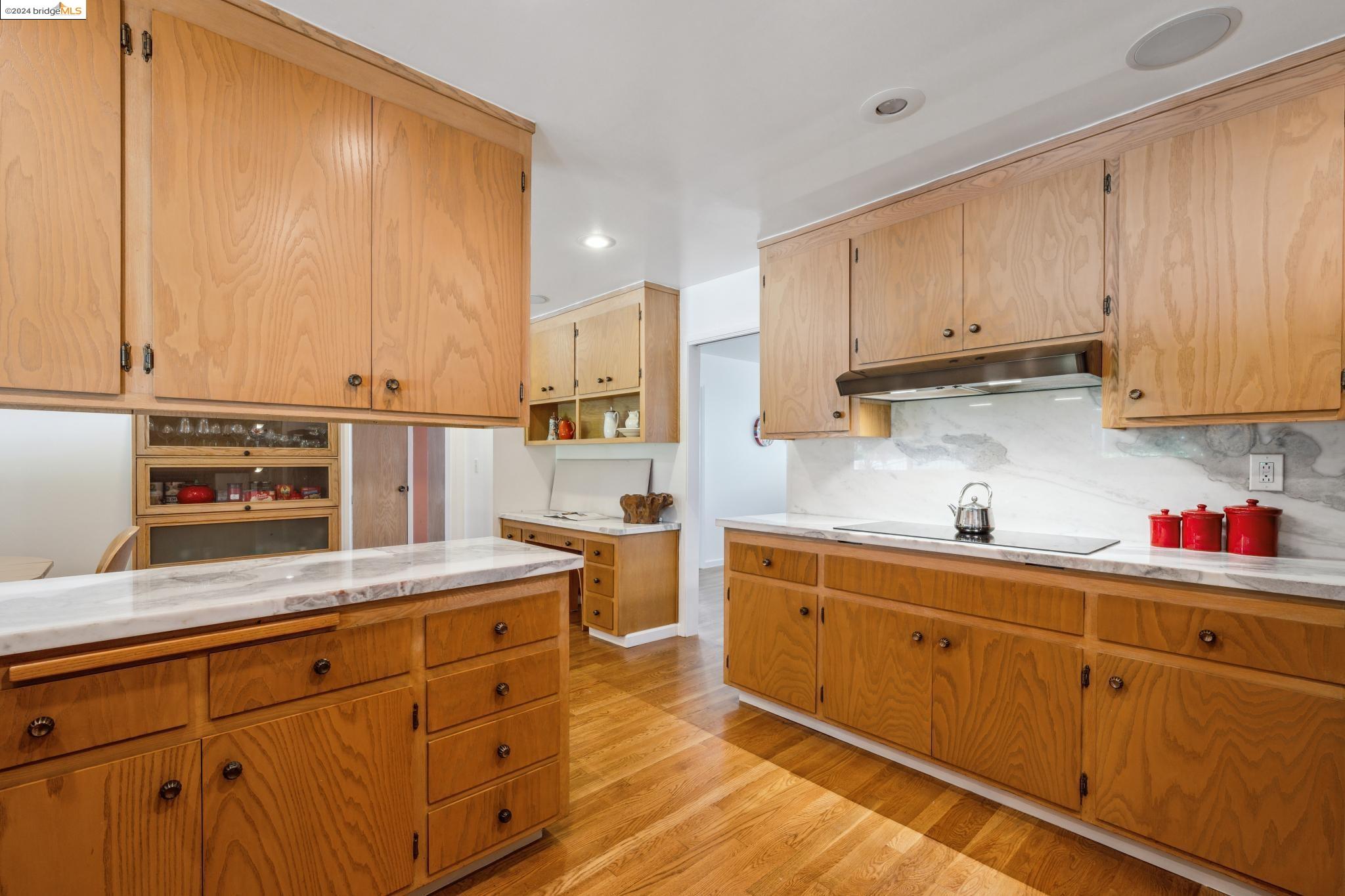 1408 Regent Dr