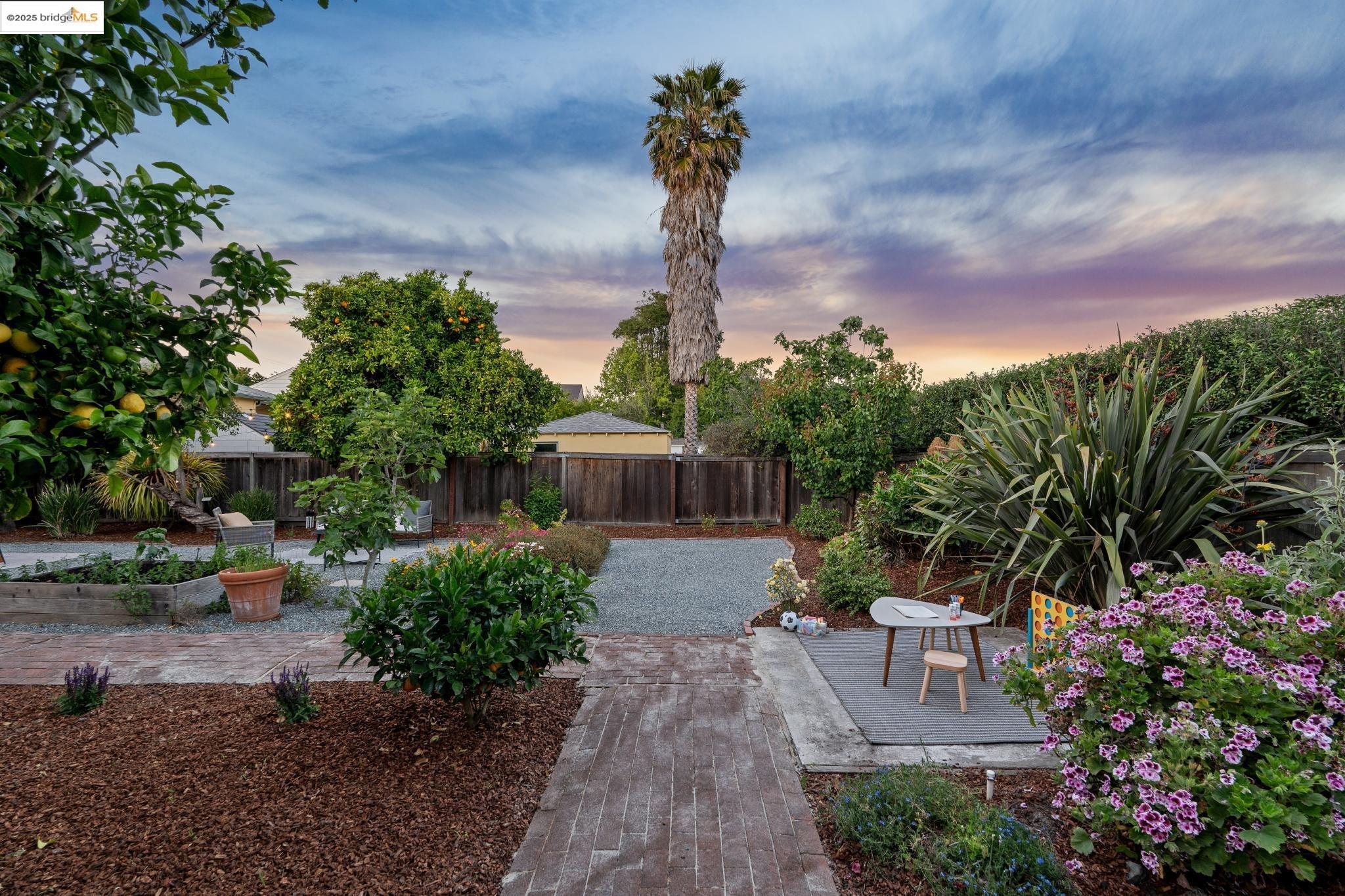 821 Estudillo Ave