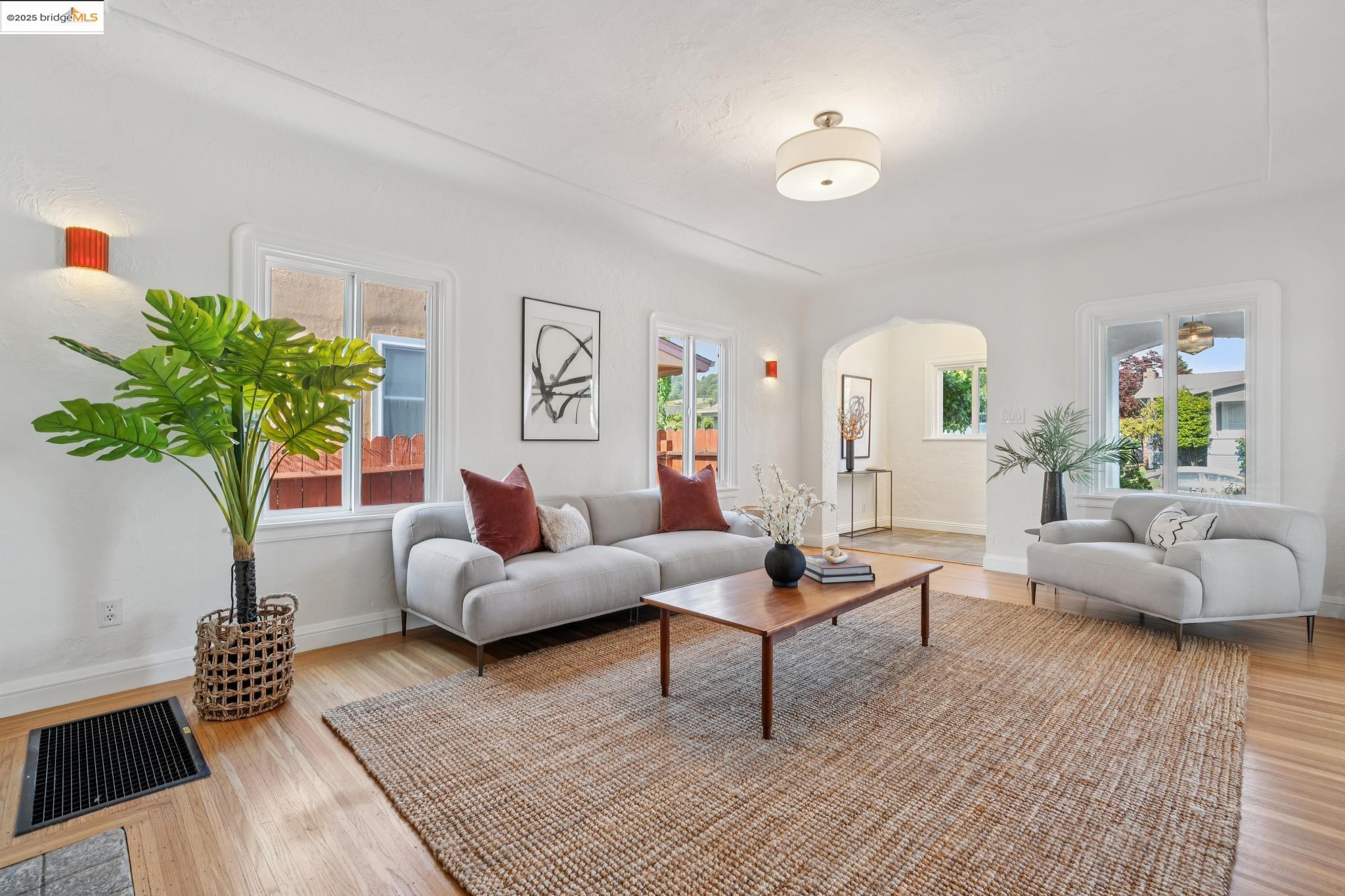 533 Lewis Ave