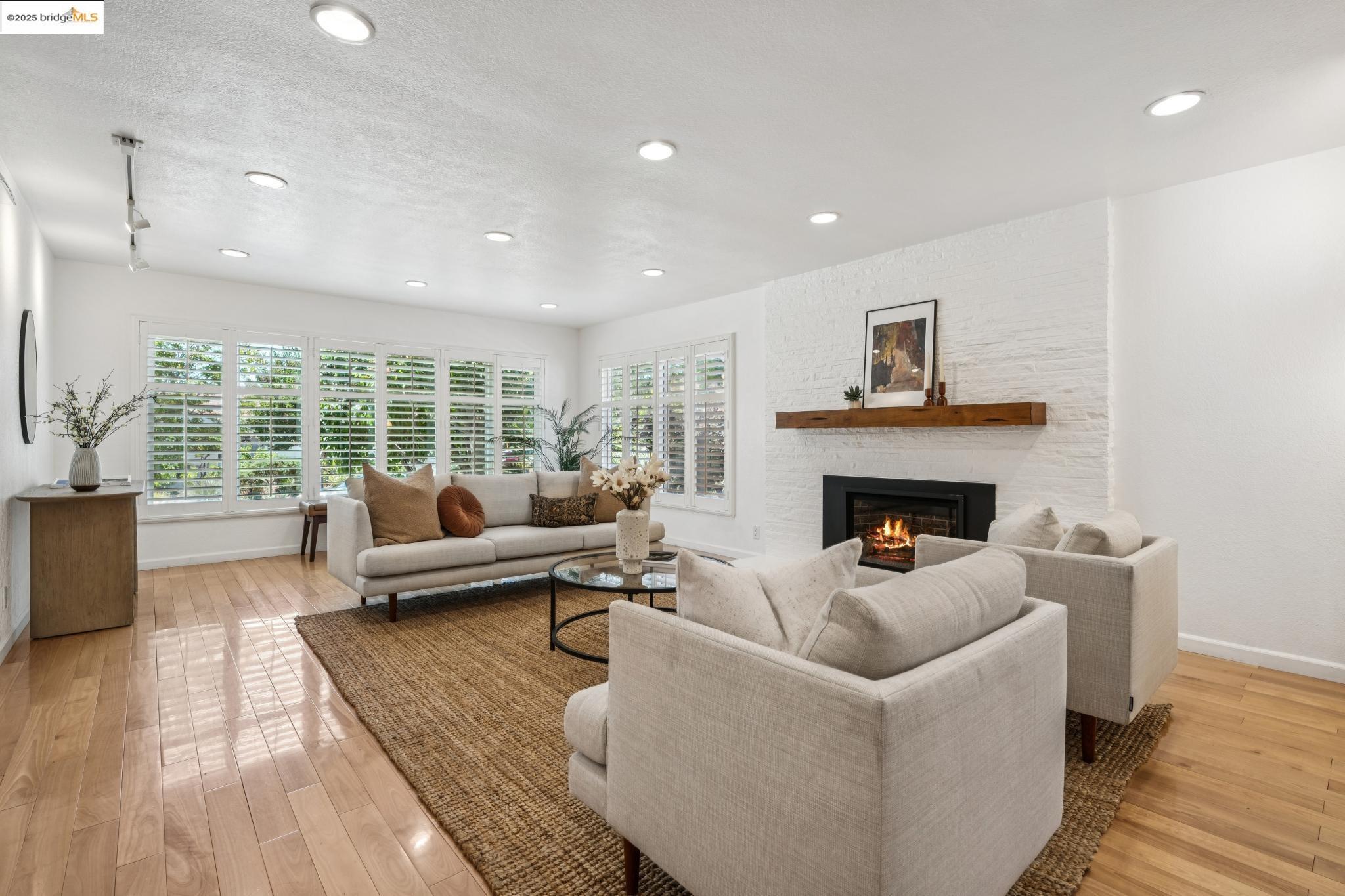 1044 Collier Dr