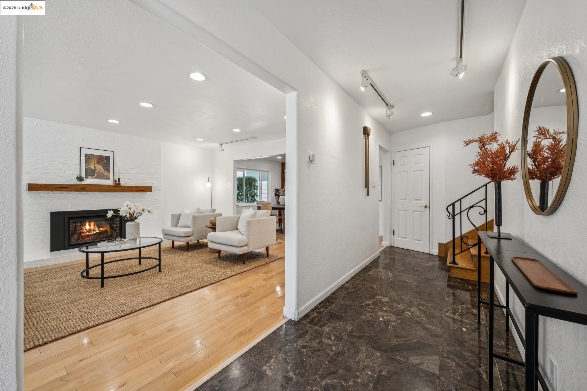 1044 Collier Dr