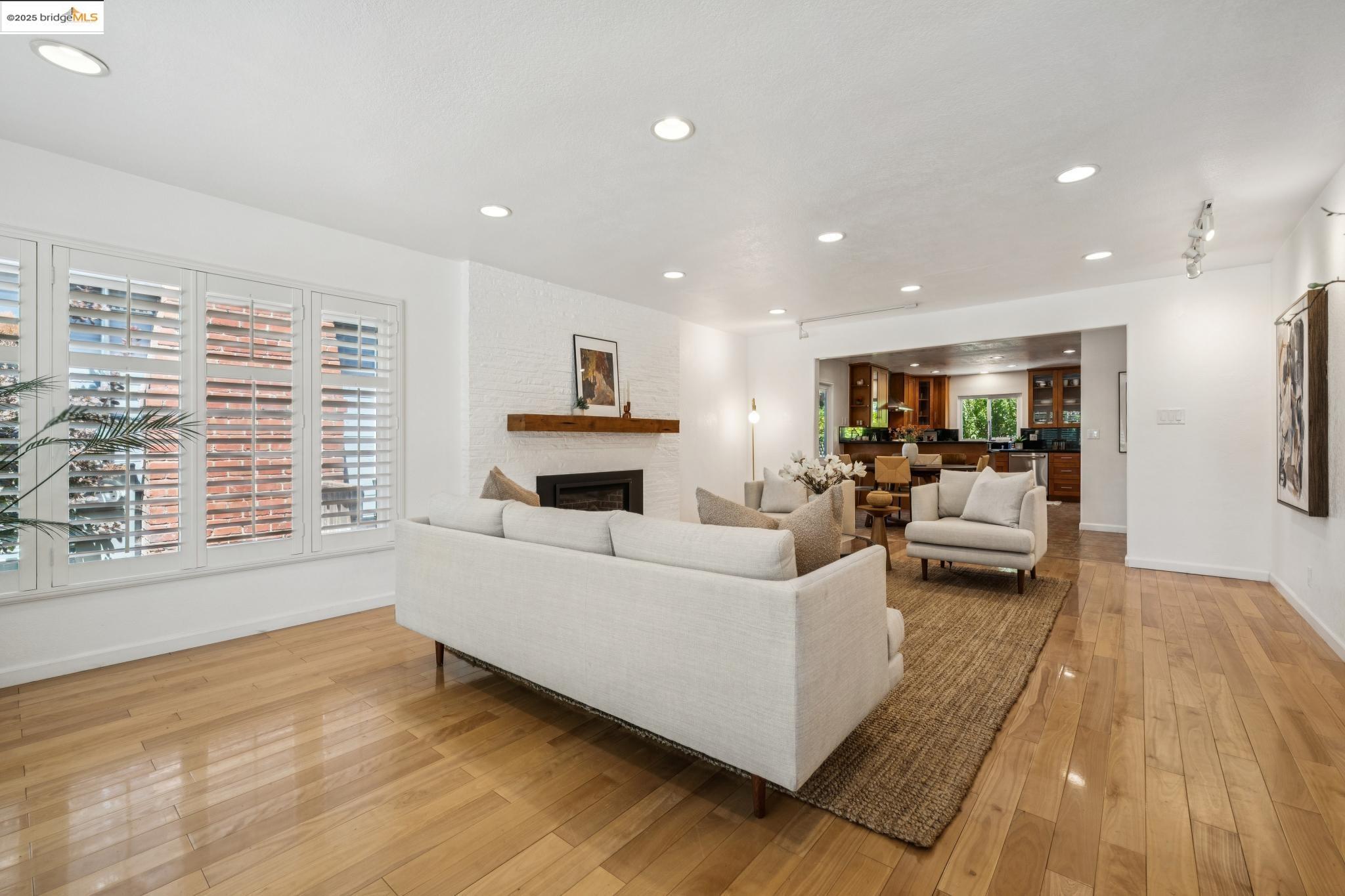 1044 Collier Dr