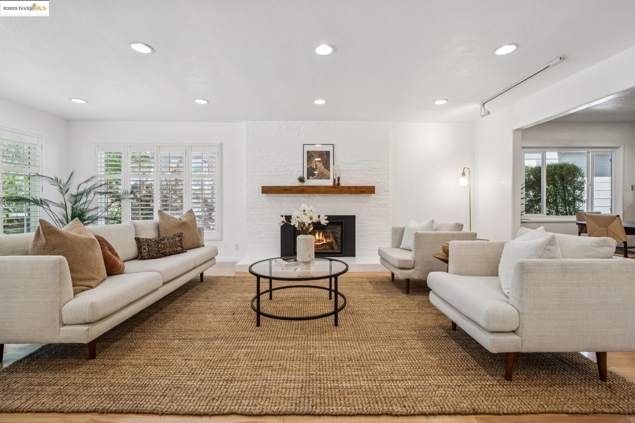 1044 Collier Dr