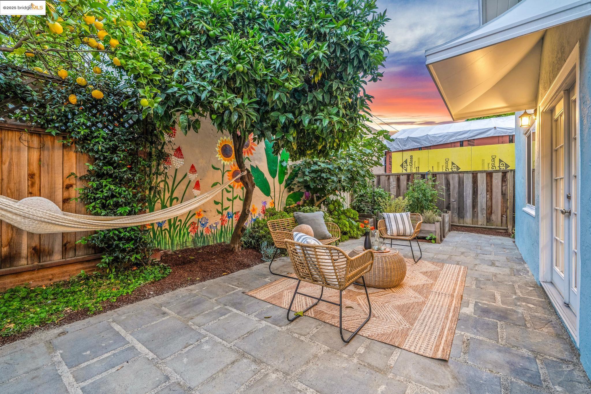 1044 Collier Dr