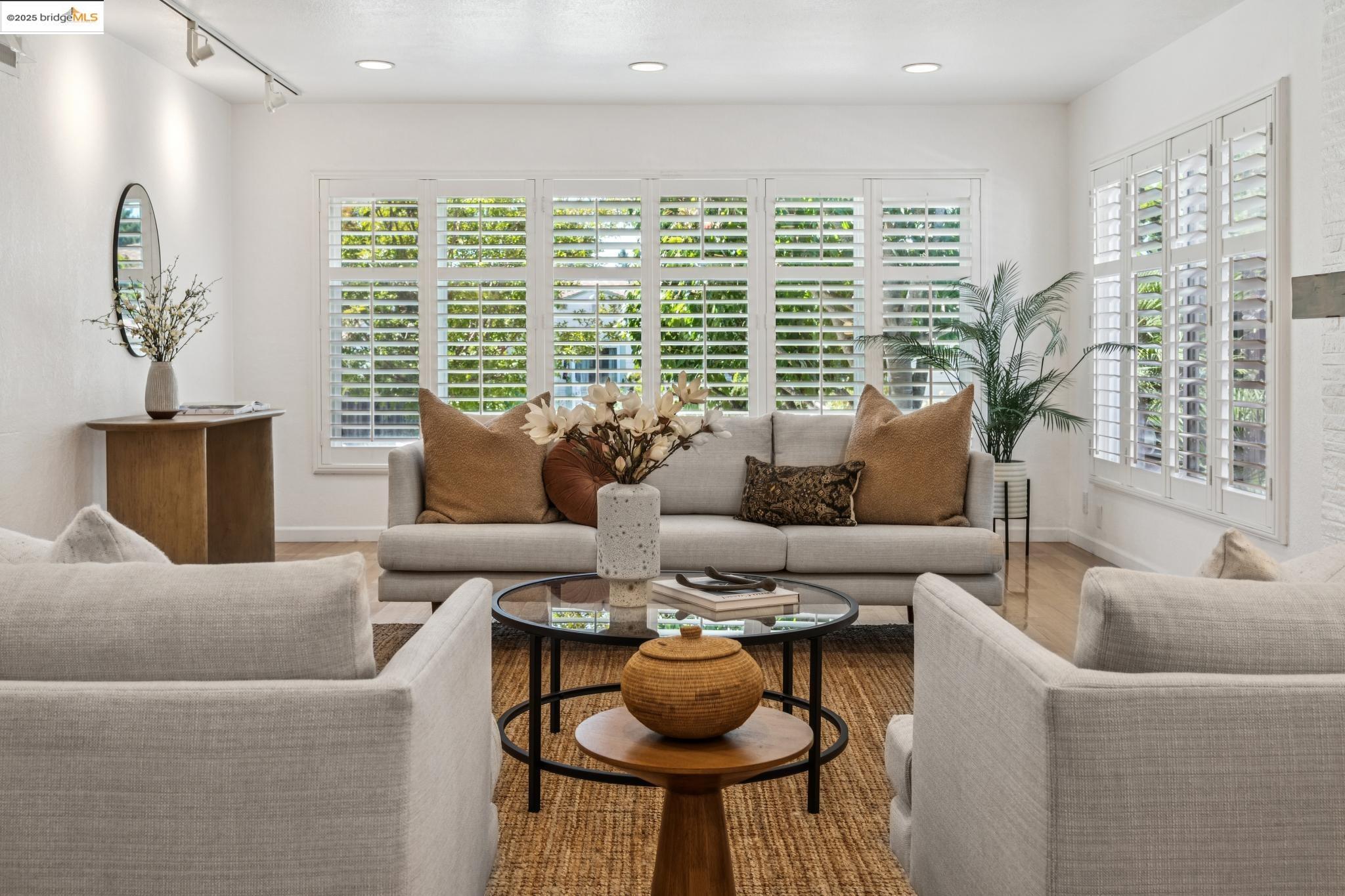 1044 Collier Dr