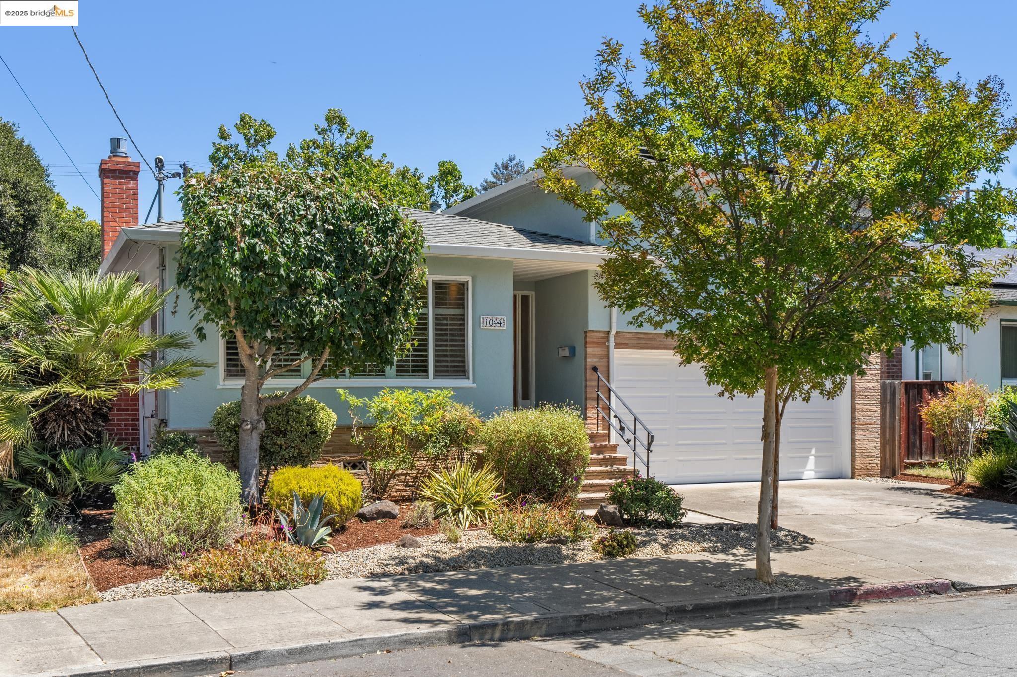 1044 Collier Dr