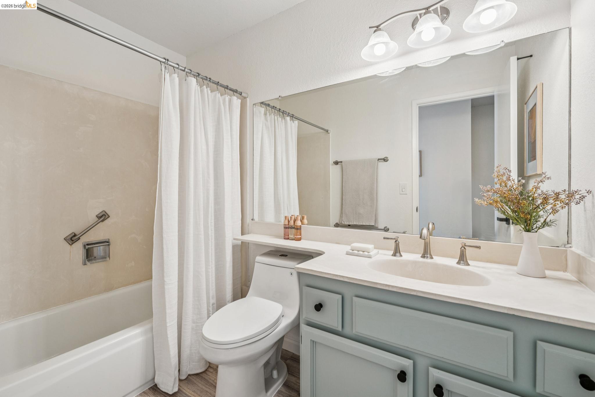 5672 Torrey Pine Ct